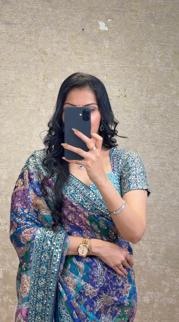 Pure Crepe Silk Mirror Work Stitch Blouse Saree