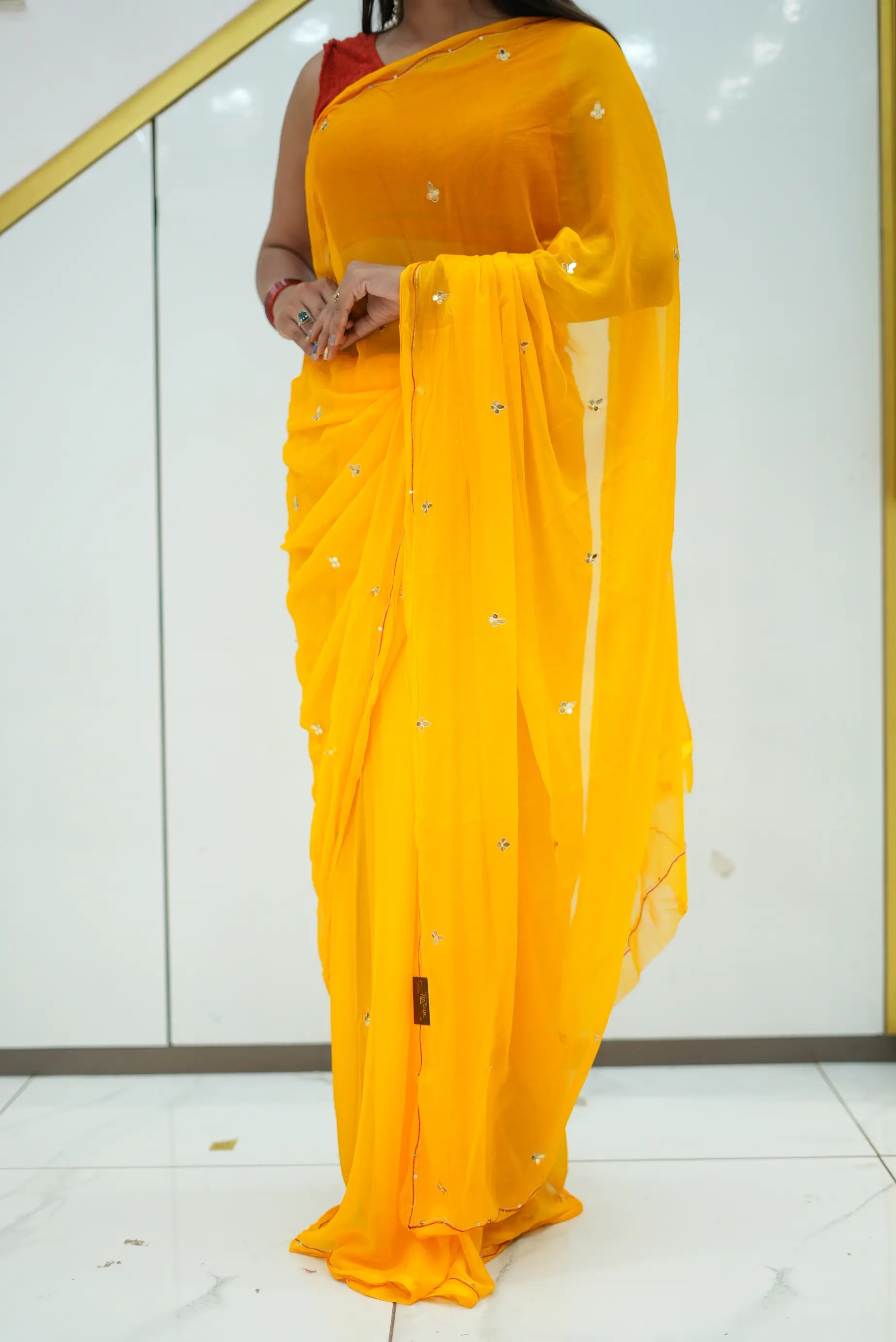 Chamunda Chiffon Saree With Buti Pattern & Kasab Work (With Blouse)