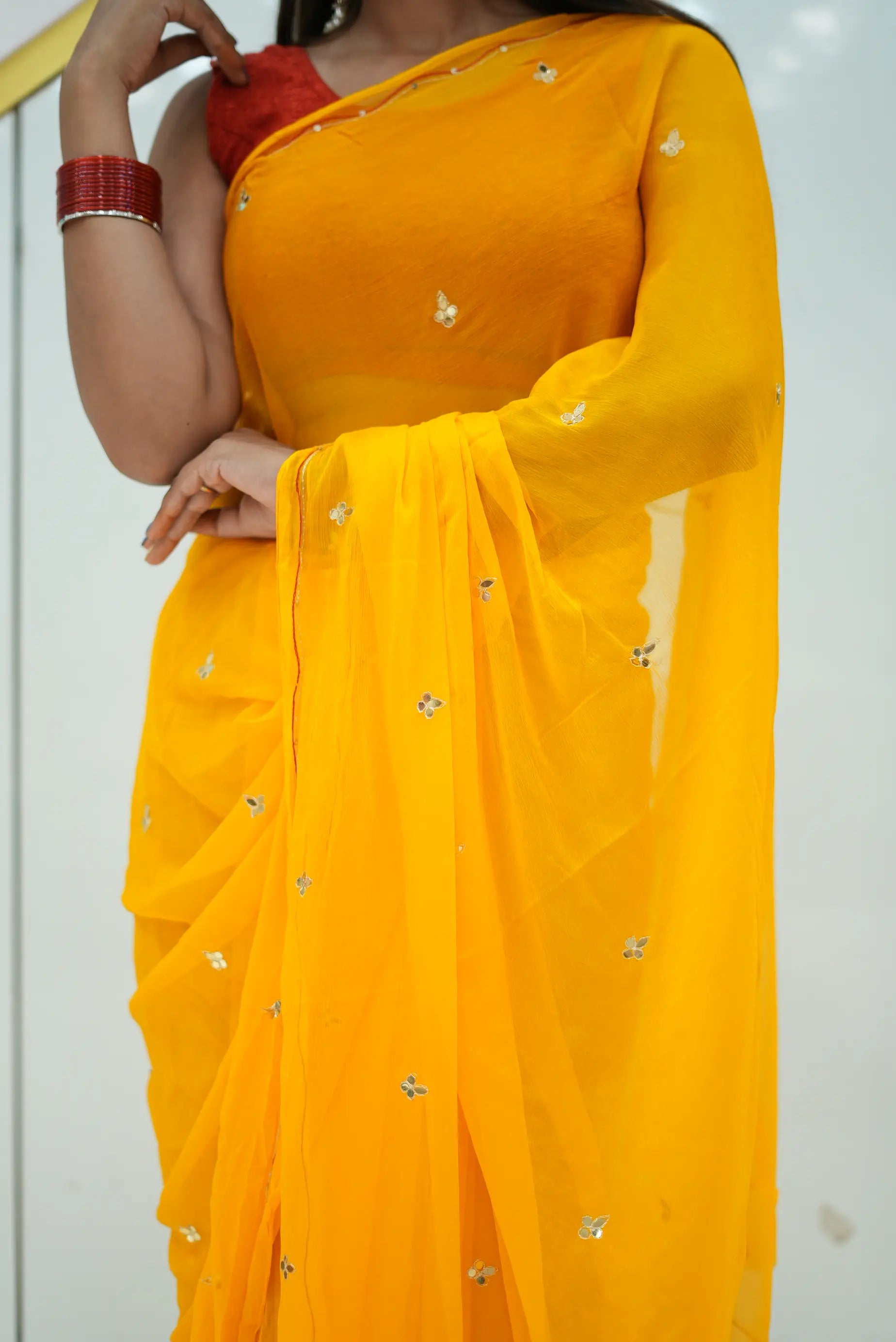 Chamunda Chiffon Saree With Buti Pattern & Kasab Work (With Blouse)