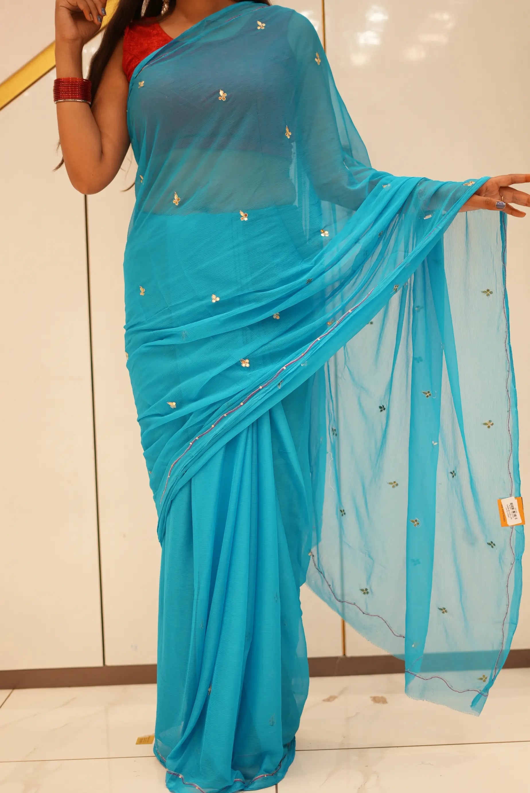 Chamunda Chiffon Saree With Buti Pattern & Kasab Work (With Blouse)