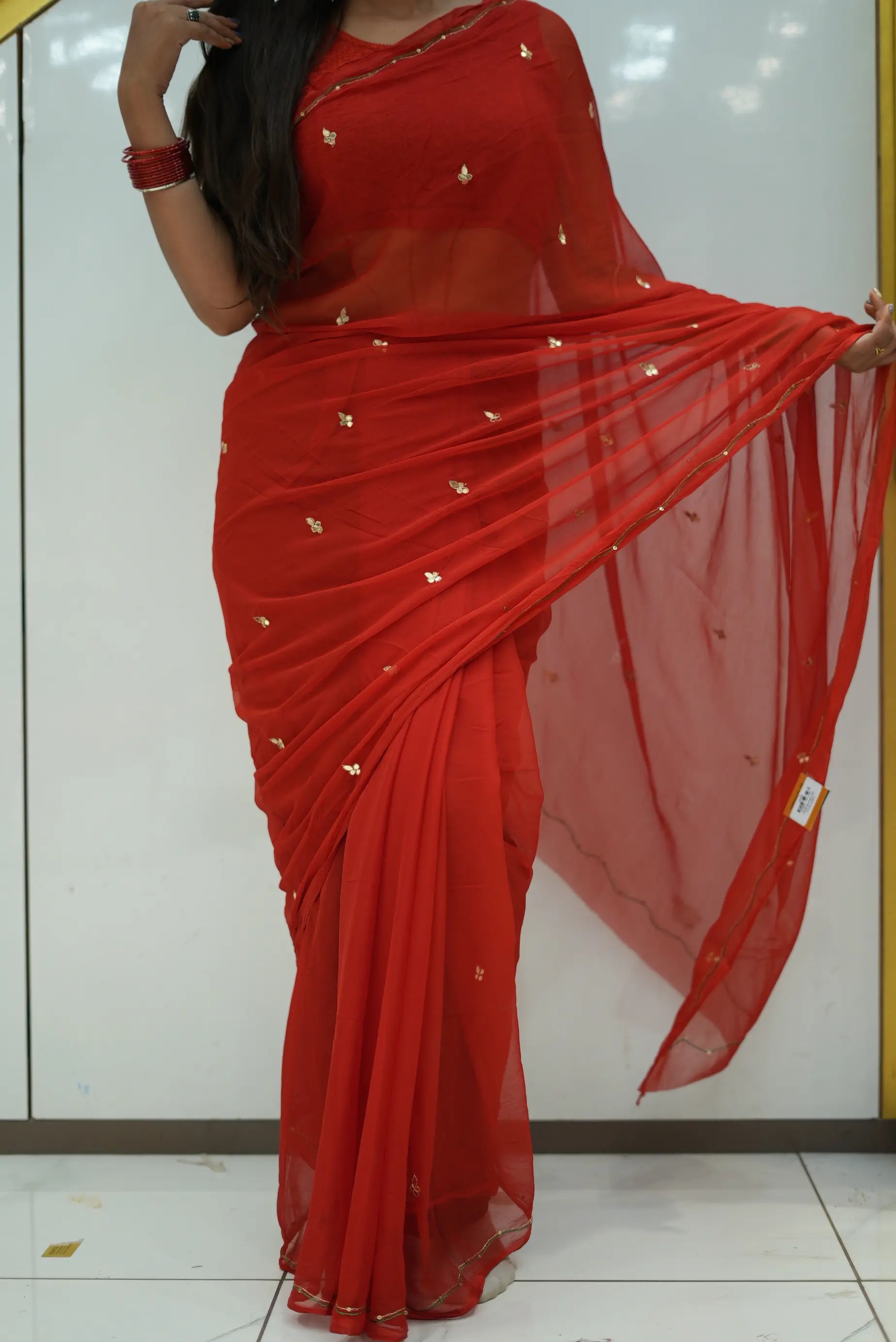 Chamunda Chiffon Saree With Buti Pattern & Kasab Work (With Blouse)