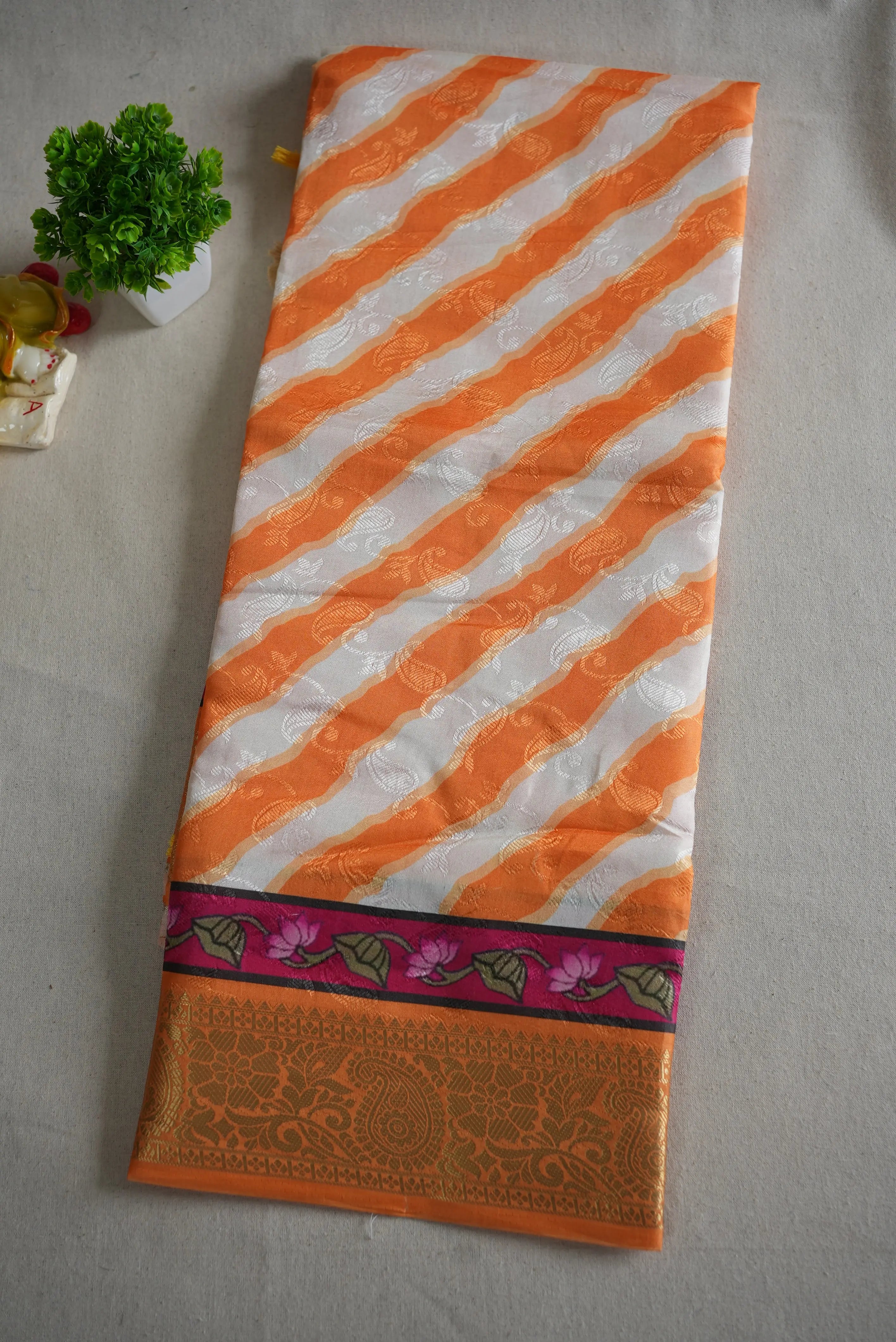 Cotton Silk Lehriya Saree with Zari Border (With Blouse)