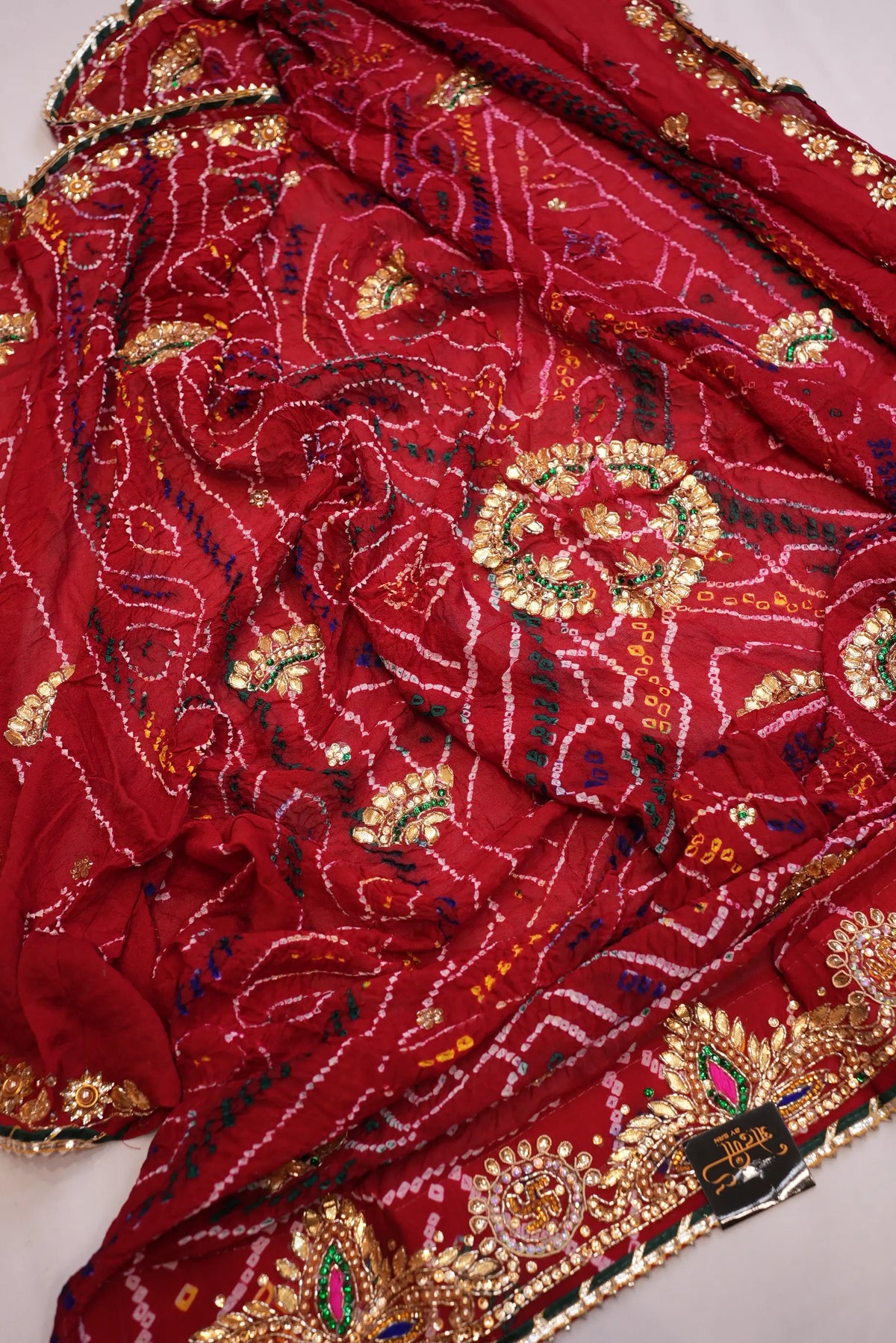 Full layout view of Maroon Pure Georgette Shekhawati Bandhani Chunri with Cut Dana and Kacchi Gotta Work