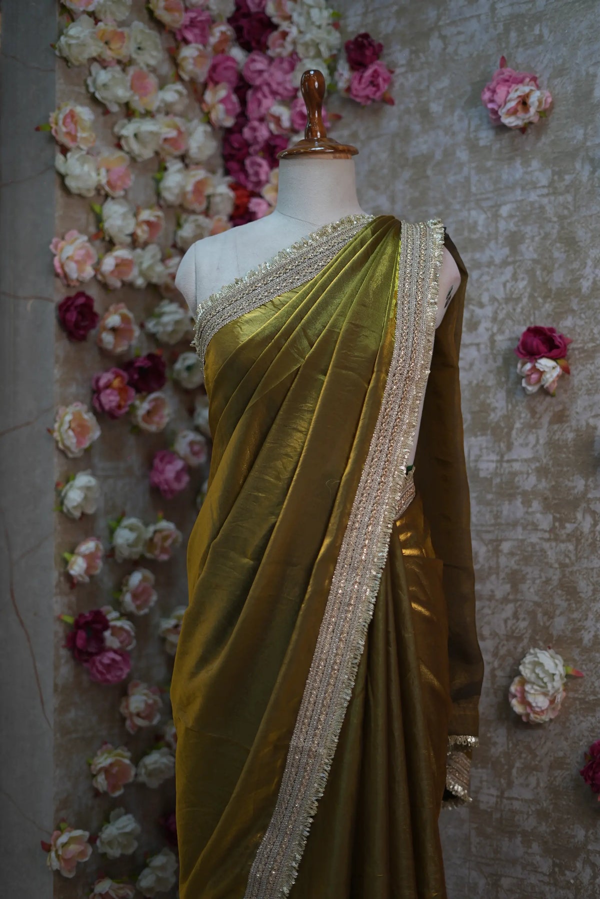 Metallic Tissue Saree with Vintage Hiramandi Lace Border & Heavy Embroidered Blouse