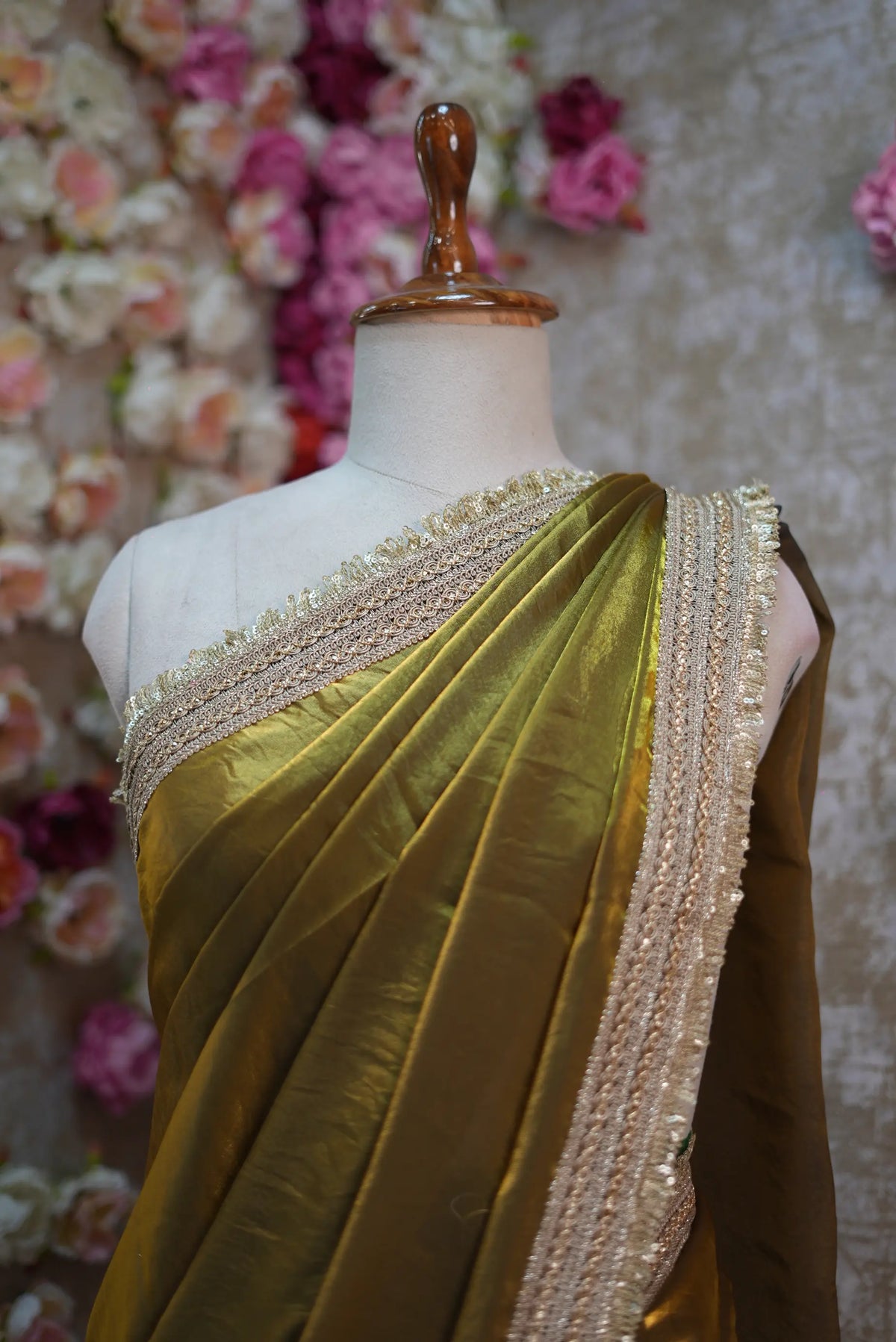 Metallic Tissue Saree with Vintage Hiramandi Lace Border & Heavy Embroidered Blouse