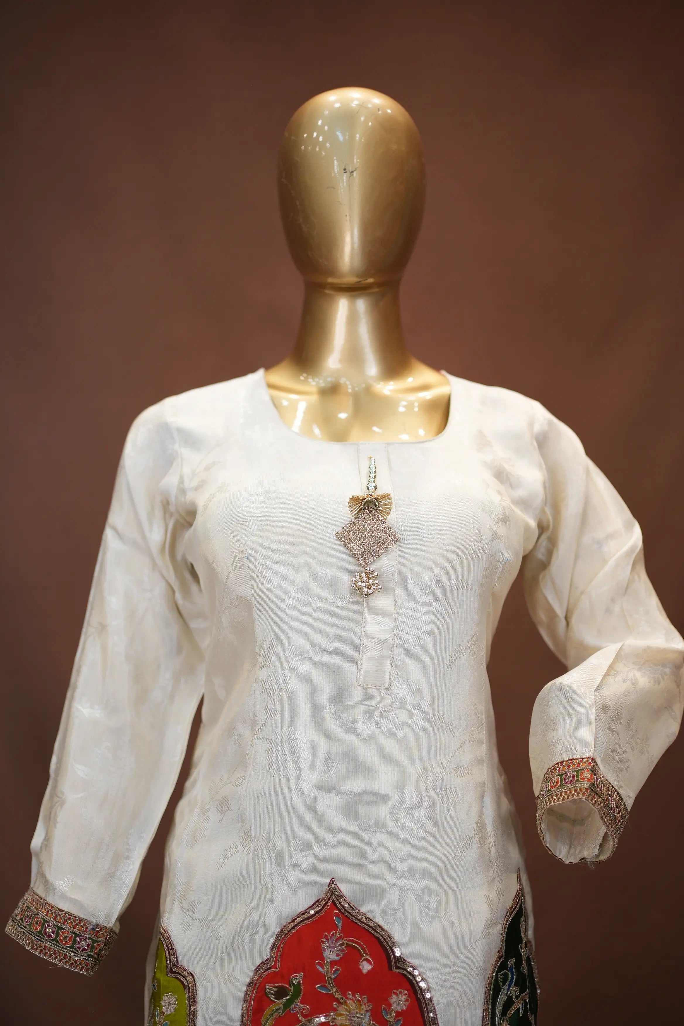 Elegant Designer Kurta Set with Embroidered Hem & Contrast Dupatta