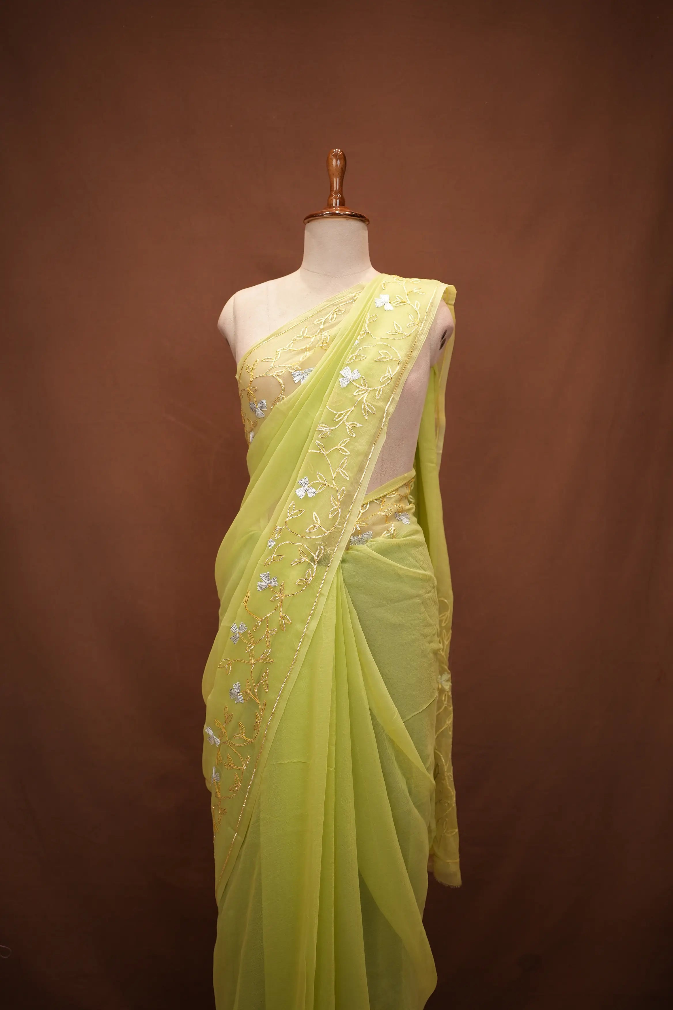 Gangore Special Rajwadi Design Saree With KAchi Gota Patti Work (With Blouse)
