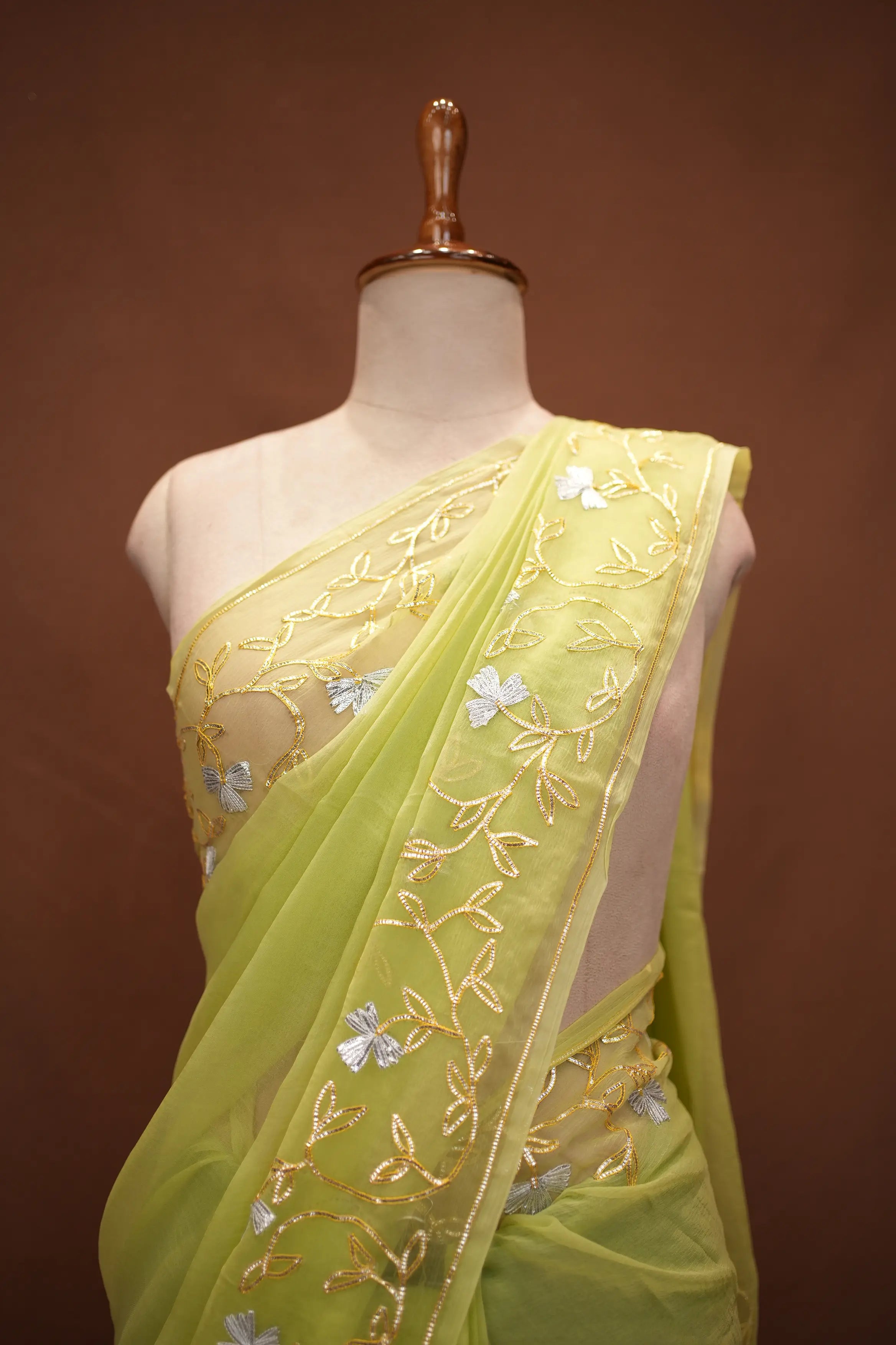 Gangore Special Rajwadi Design Saree With KAchi Gota Patti Work (With Blouse)