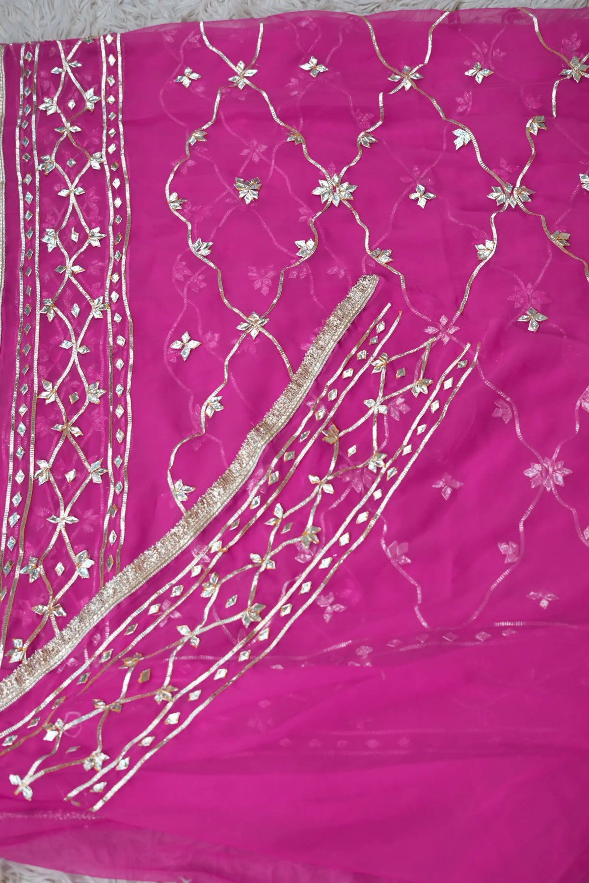 Traditional Jaal Pattern Kacchi Gota Patti Georgette Saree (With Blouse)