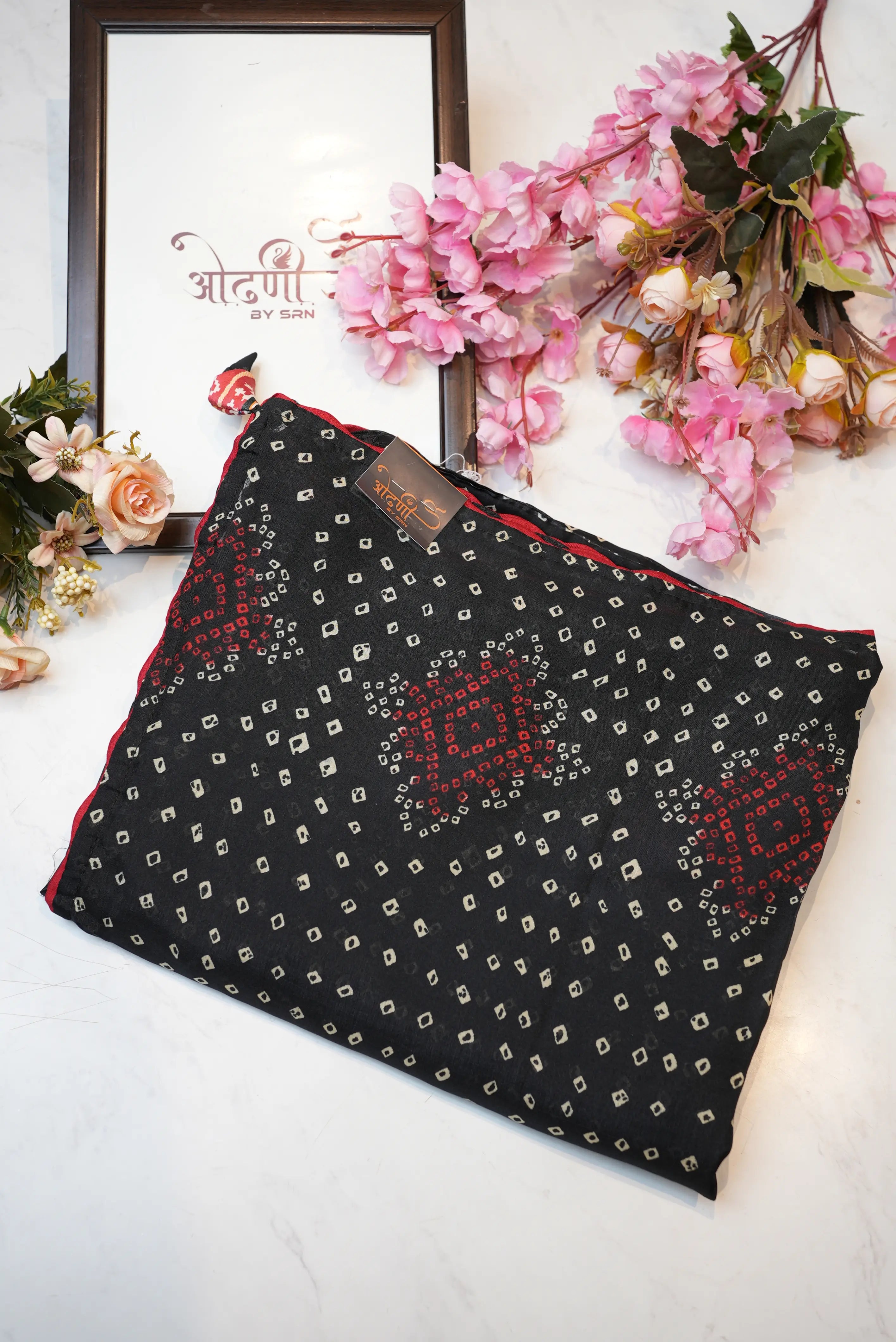 Rajasthani Chunri Print Saree with Contrast Piping