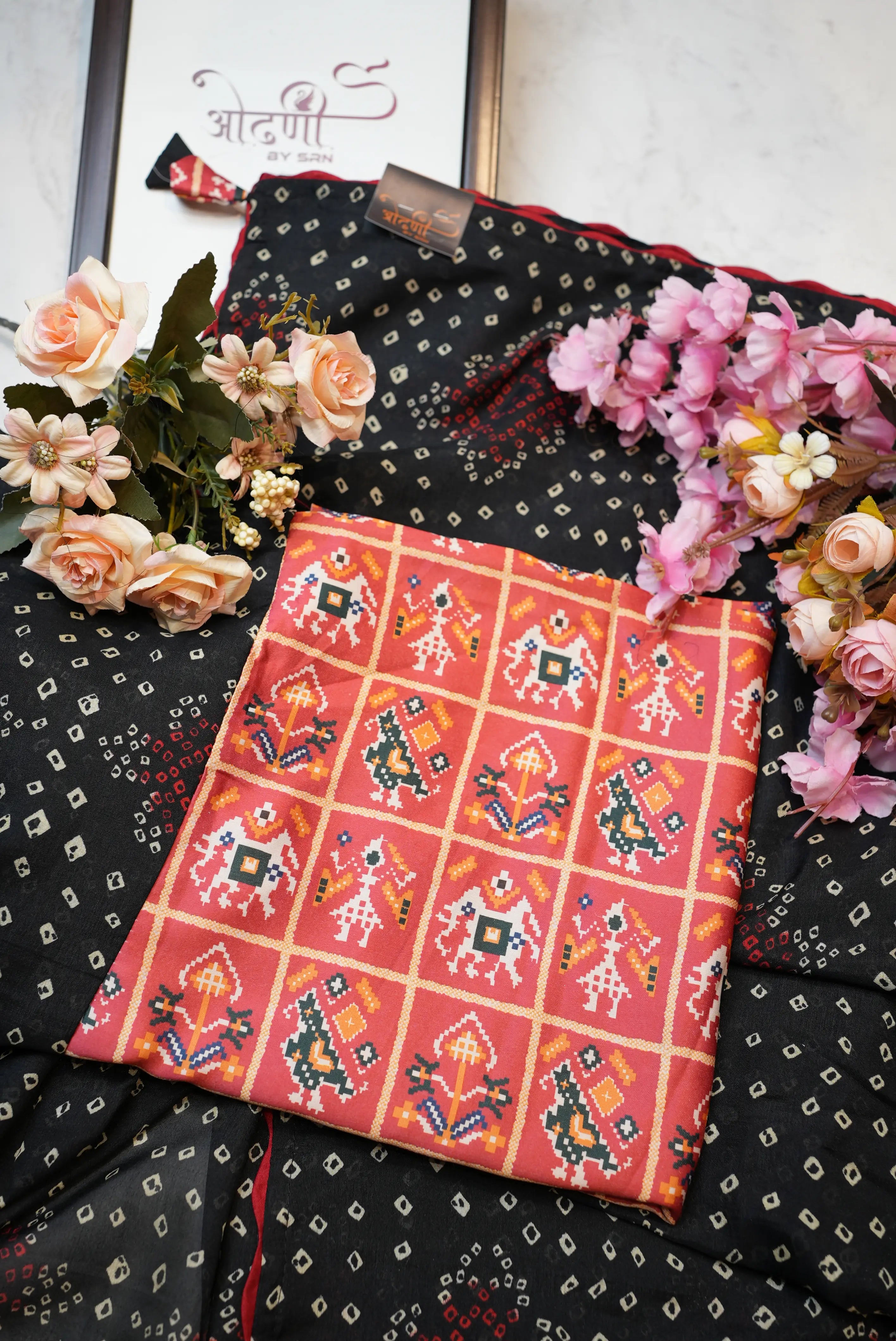 Rajasthani Chunri Print Saree with Contrast Piping