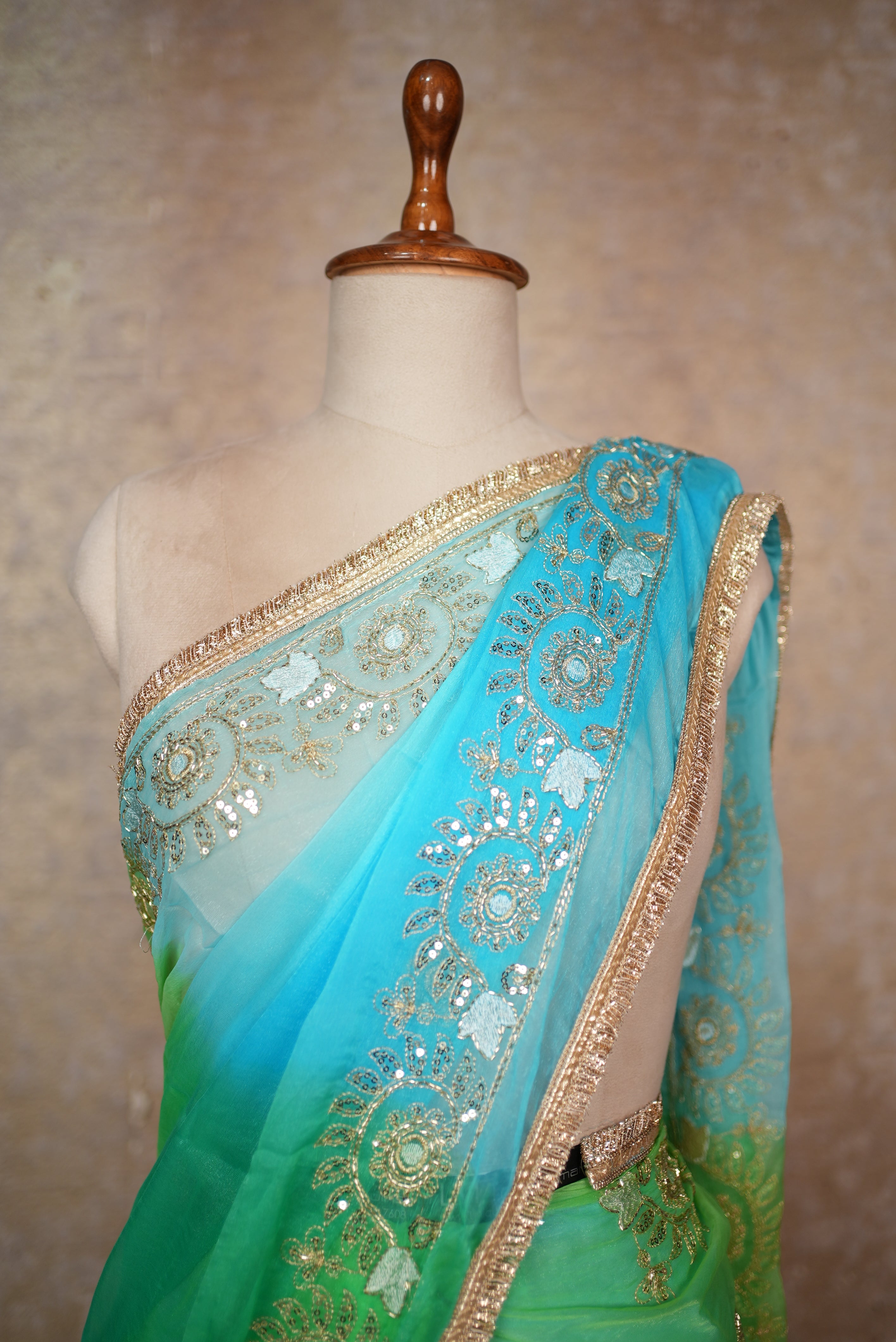 Shimmer Chiffon Fabric Darbari Saree in Multishade Along with Cutdana & Sequence Work (With Blouse)