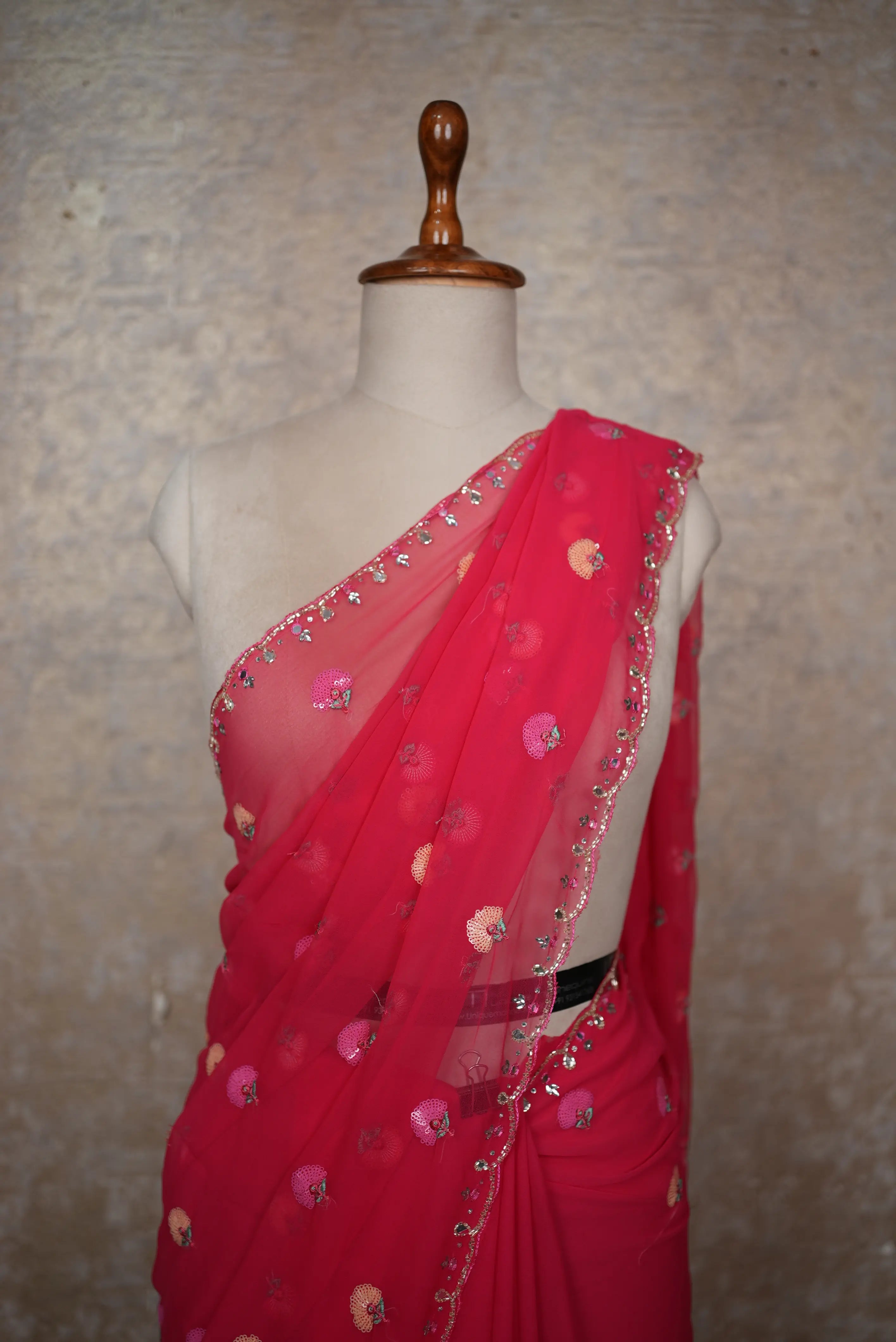 Georgette Fabric Saree With Choti Buti With Delicate Border (With Running Blouse)