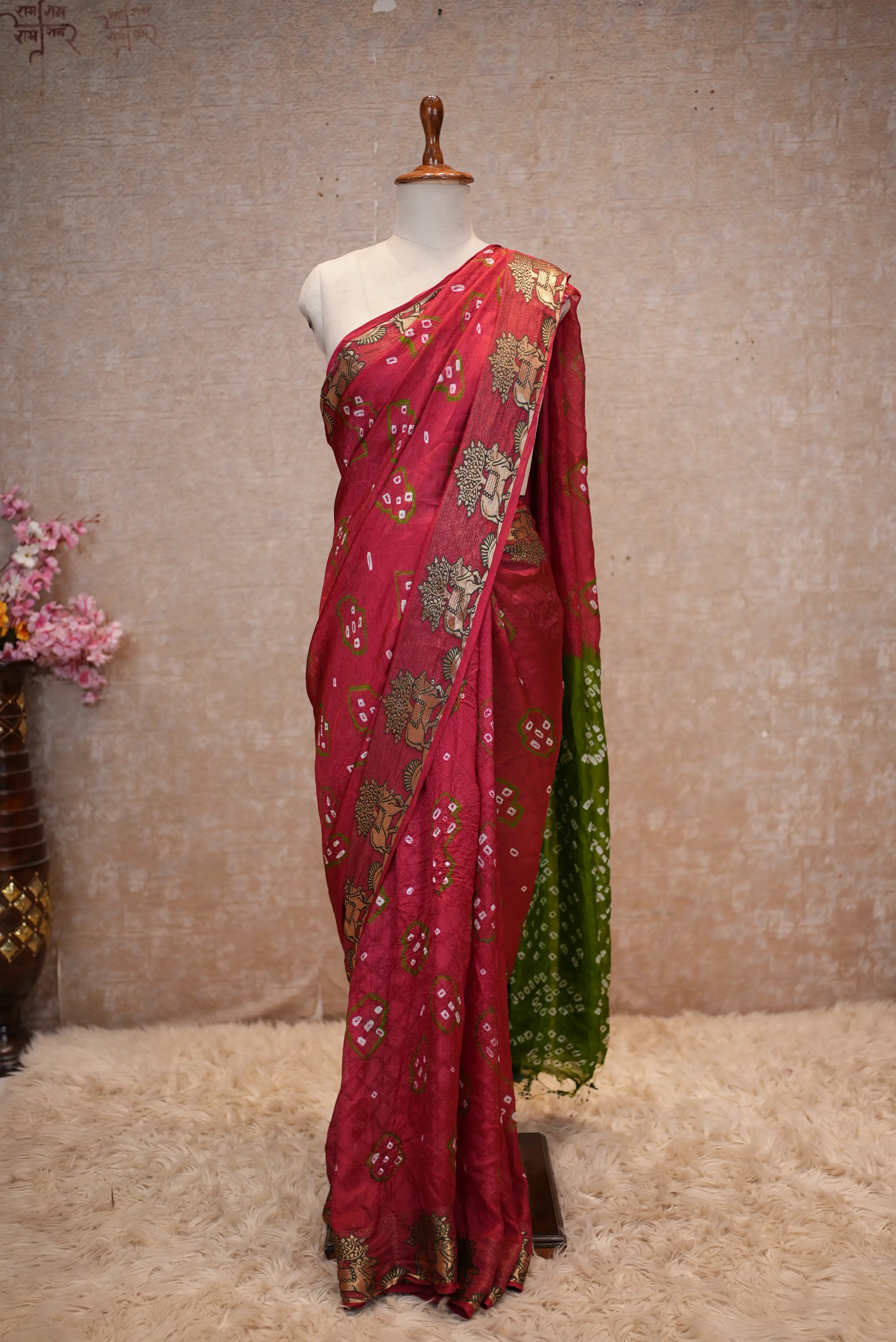 Traditional Laddu Bandhej Saree Adorned With Zari Border