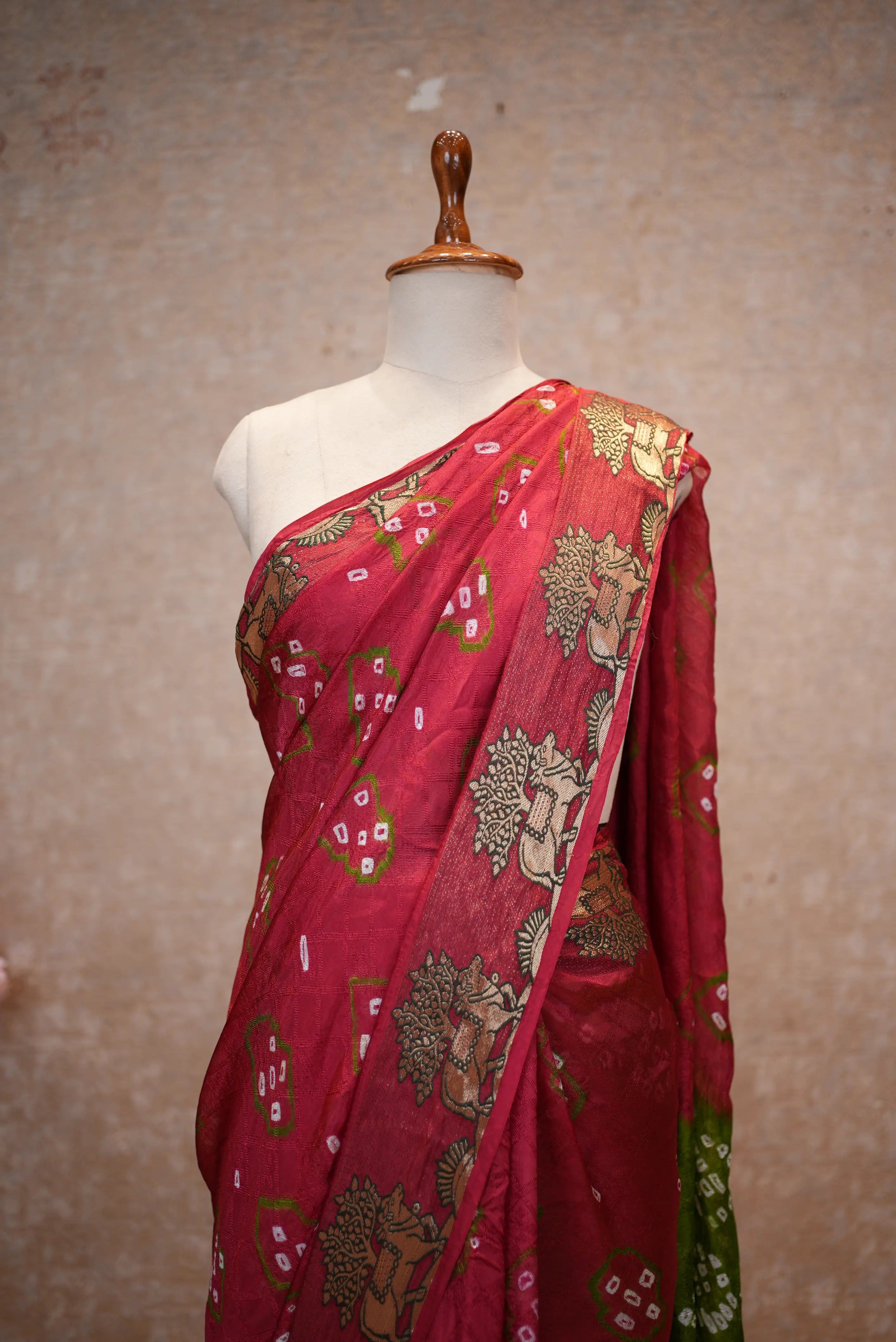 Traditional Laddu Bandhej Saree Adorned With Zari Border