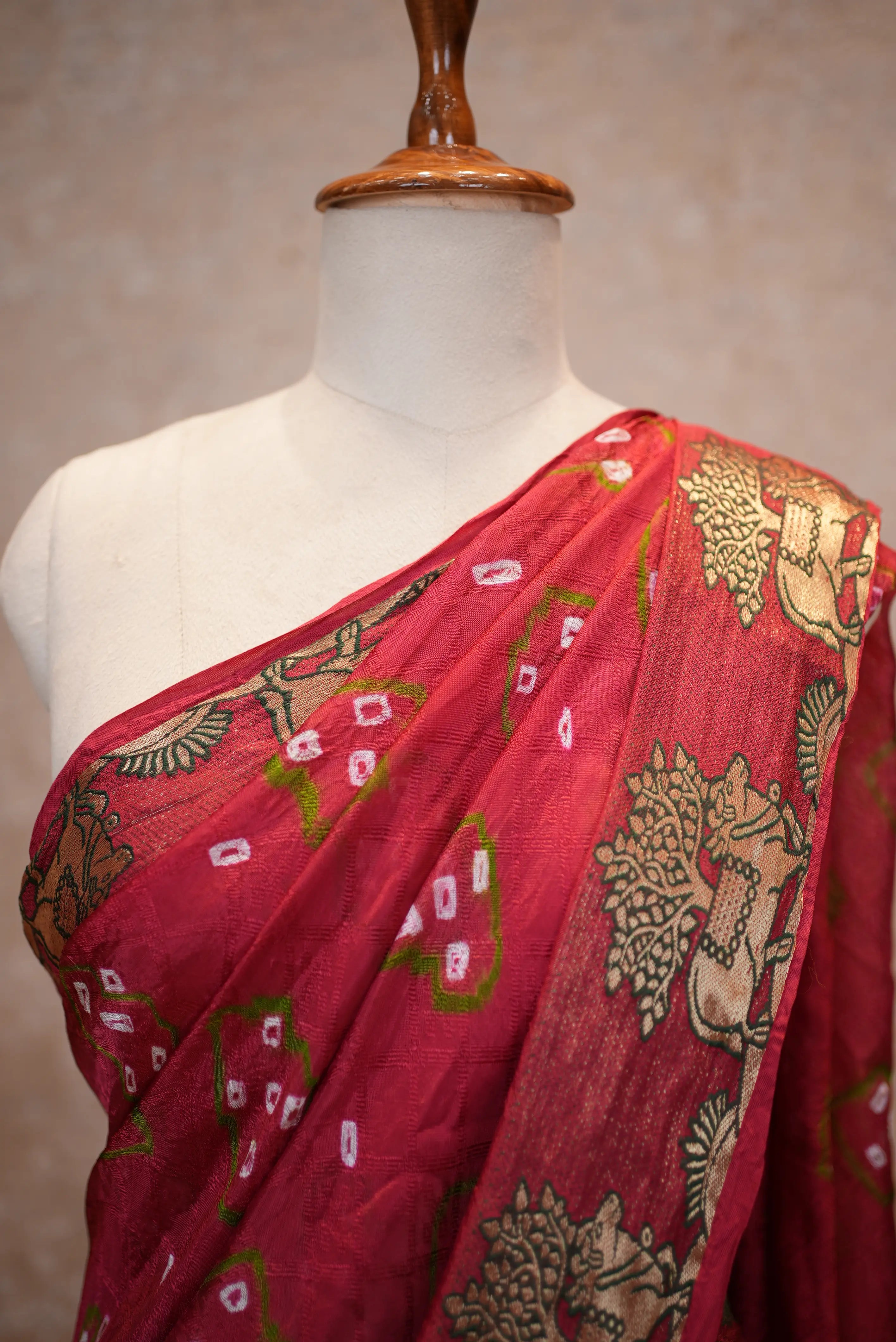 Traditional Laddu Bandhej Saree Adorned With Zari Border