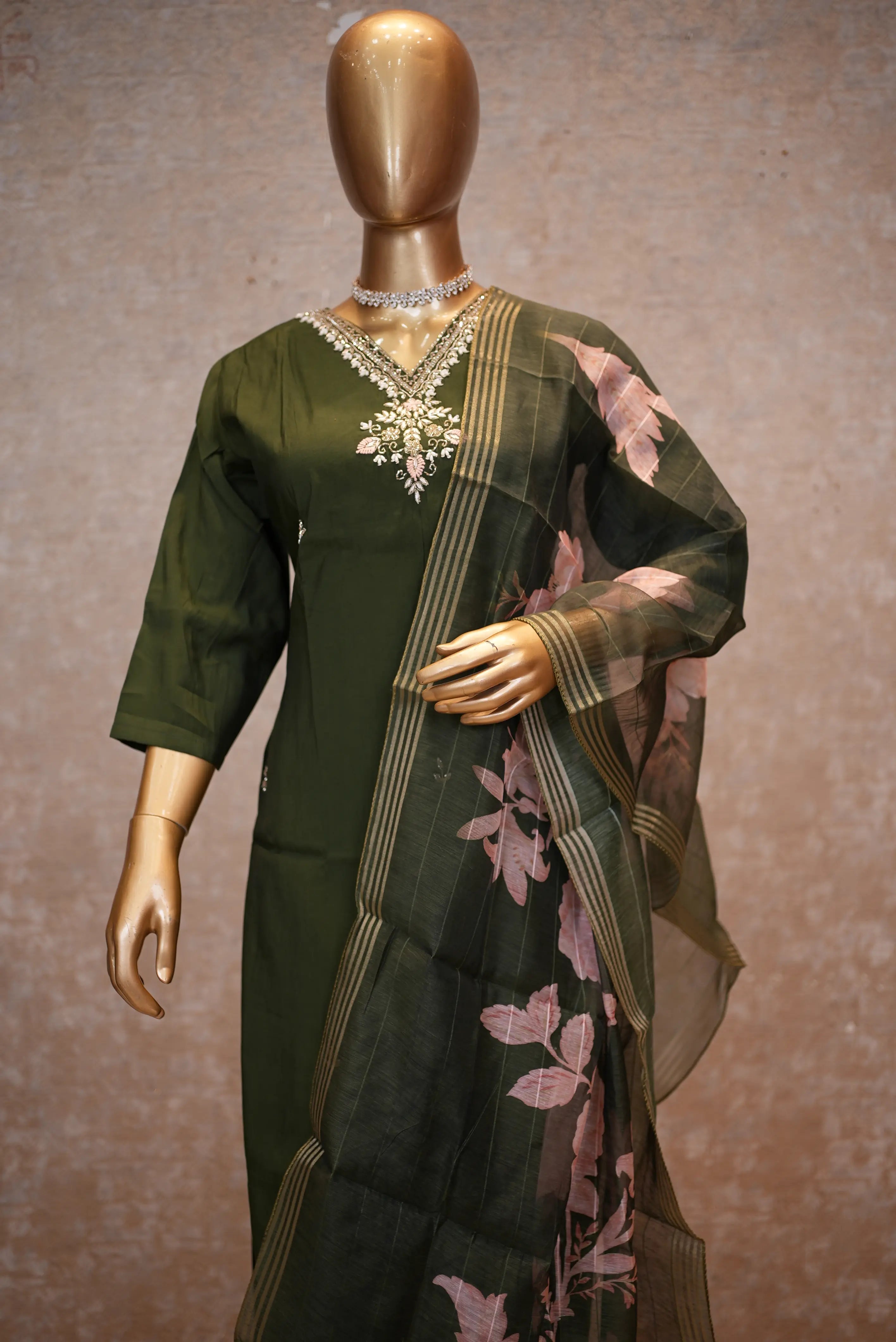 Elegant Bottle Green Kurta Set with Floral Organza Dupatta