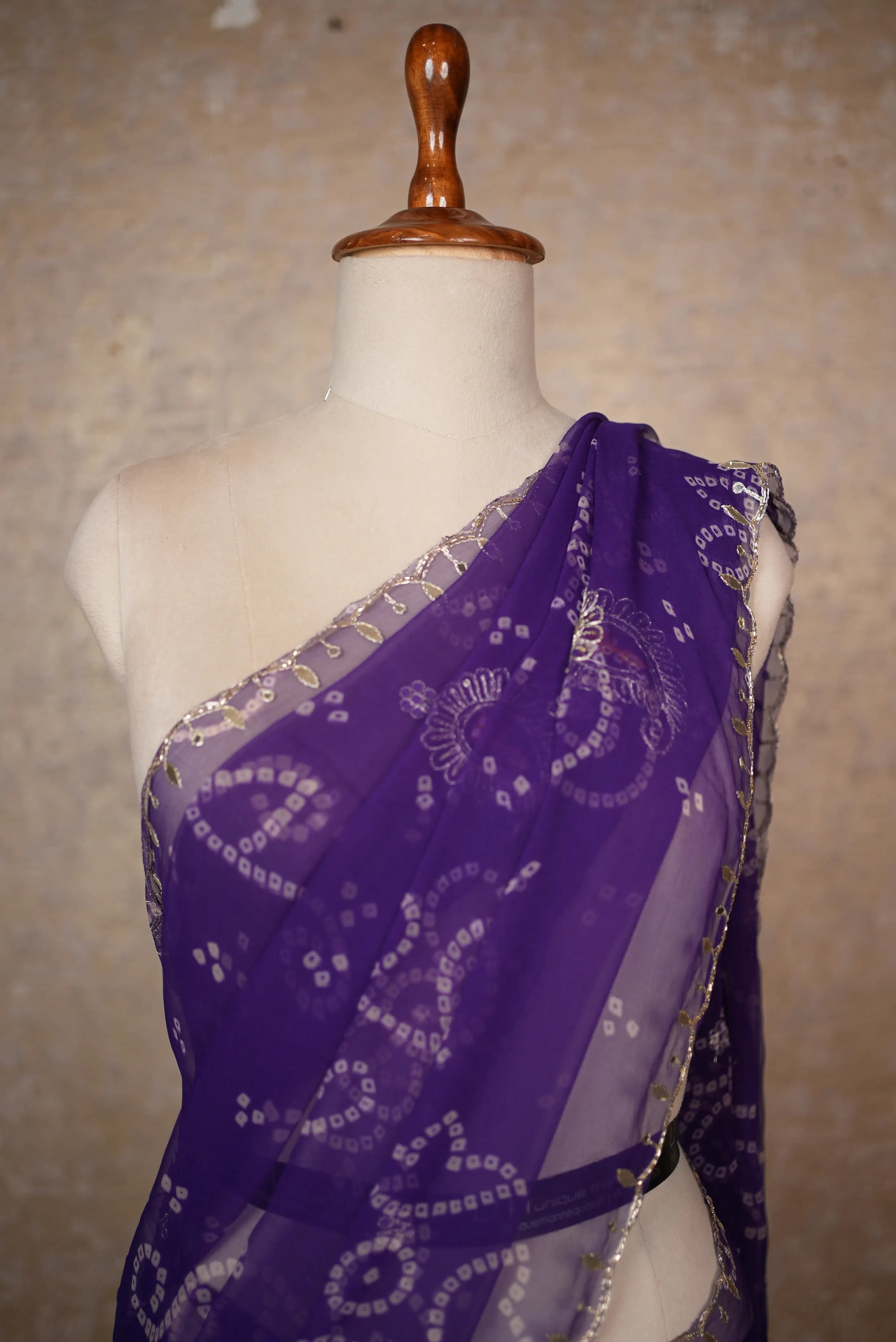 Vintage Buta Work Fancy Bandhani Saree (With Runing Blouse)
