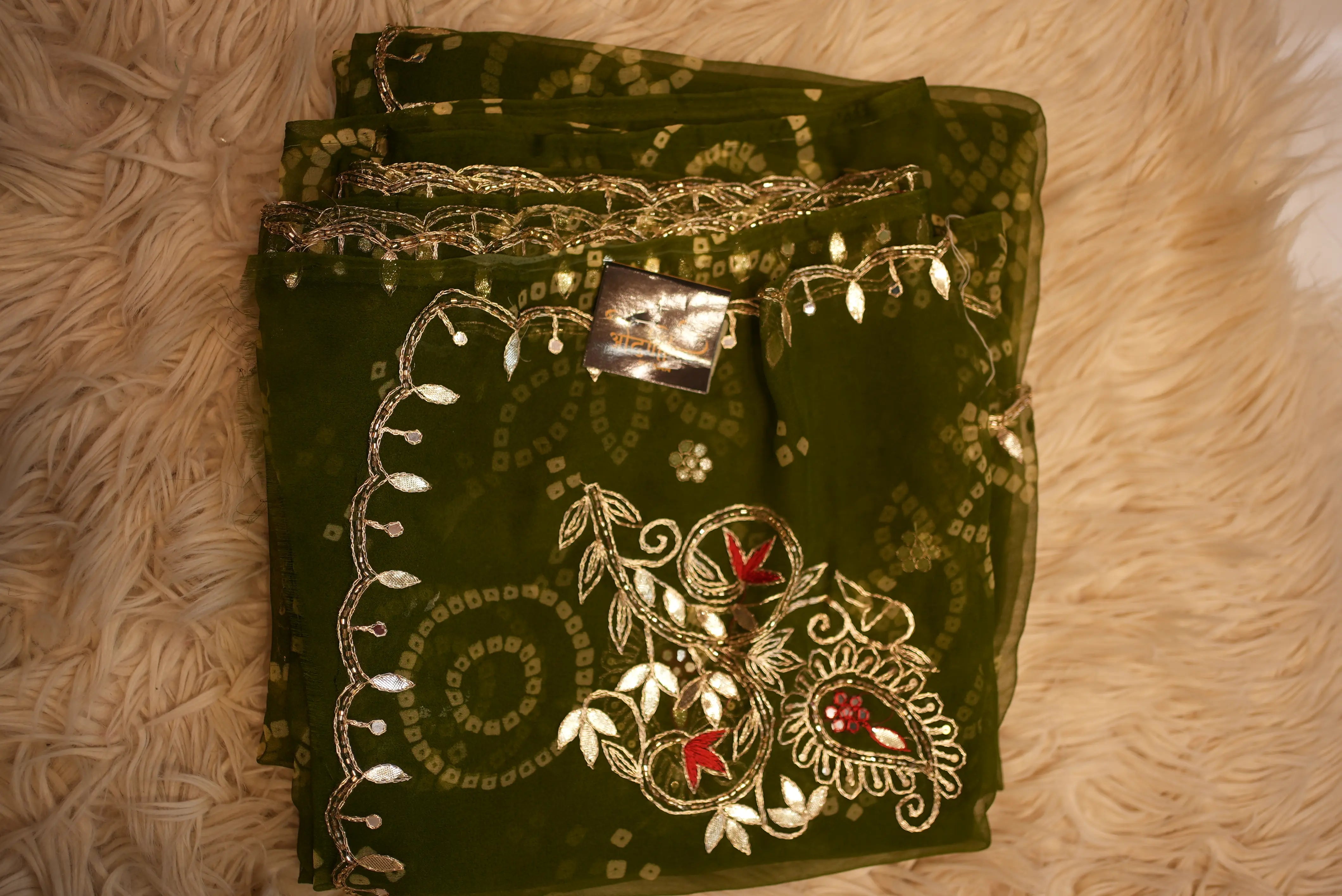 Vintage Buta Work Fancy Bandhani Saree (With Runing Blouse)