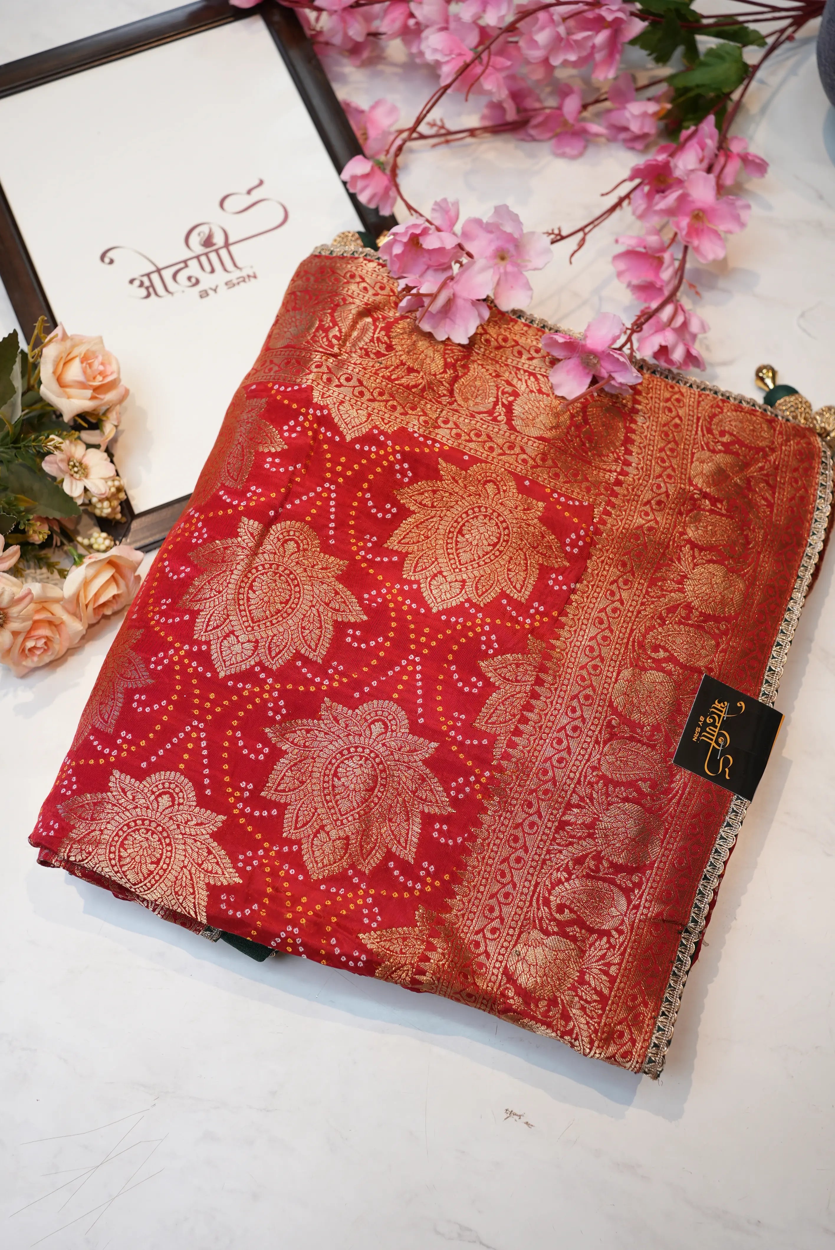 Georgette Neem Zari Saree with Zari Weaving & Bandhani Design