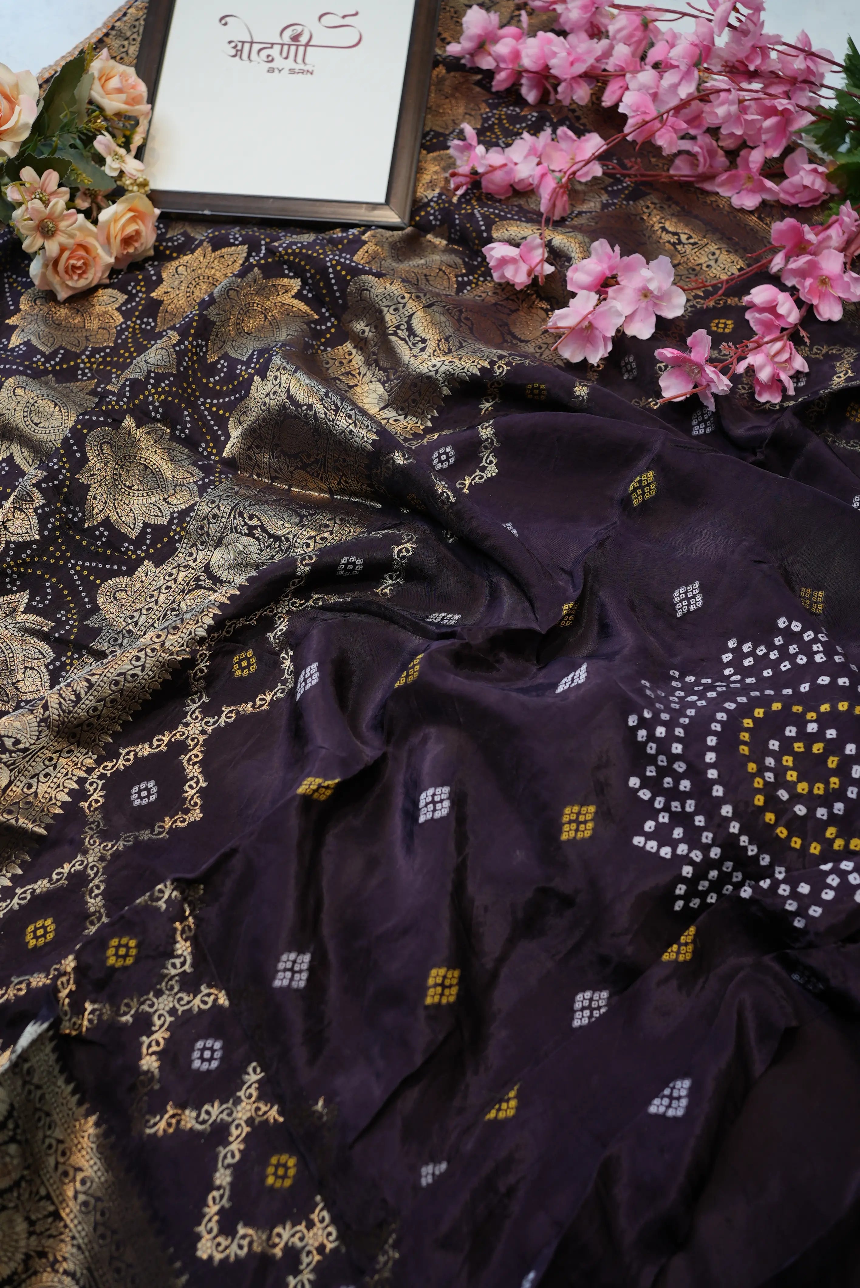 Georgette Neem Zari Saree with Zari Weaving & Bandhani Design