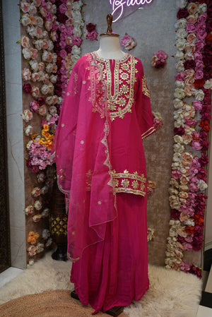 TRADITIONAL KACHI  GOTA PATTI WORK SUIT WITH CUTWORK ORGENZA FABRIC DUPATTA