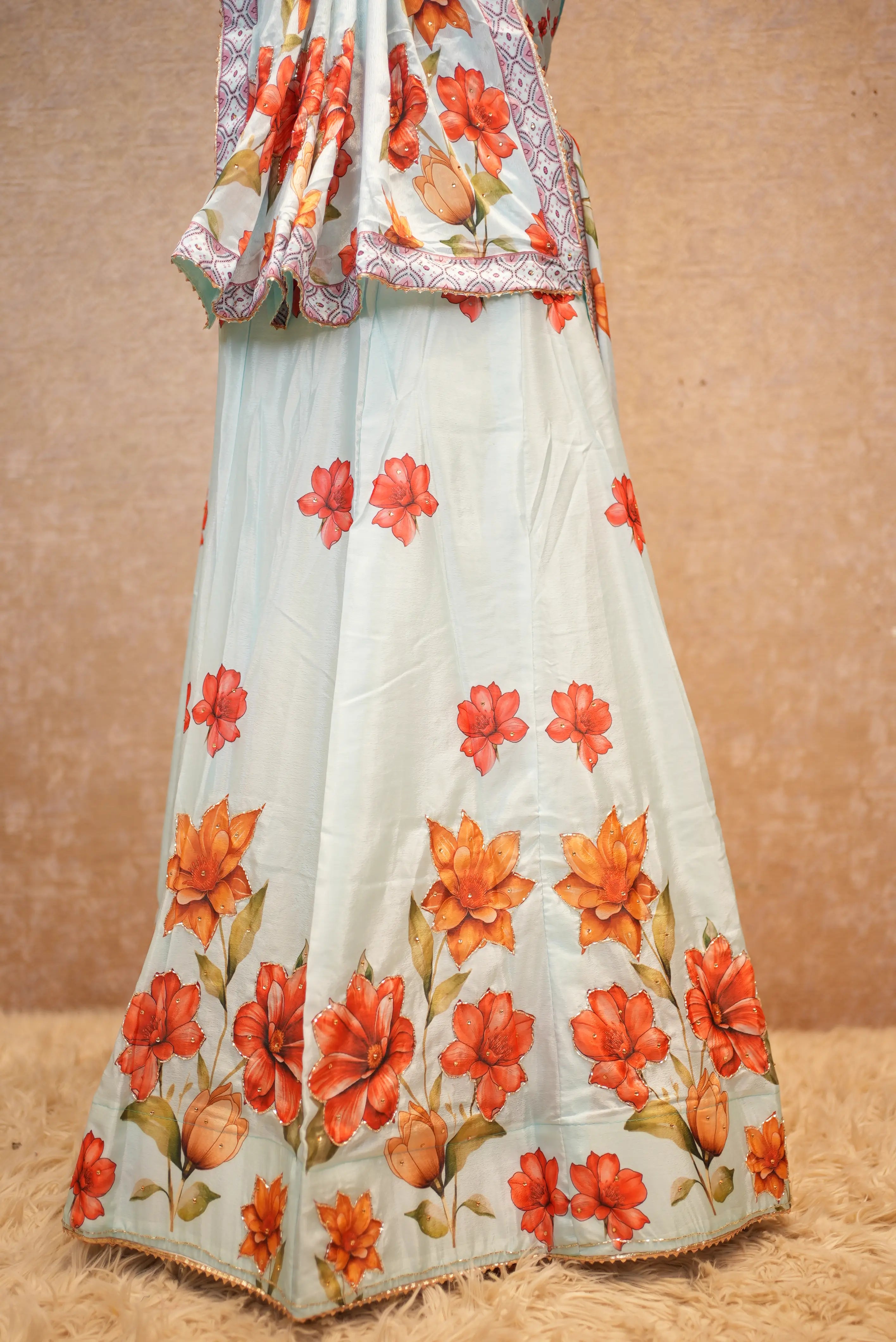 Elegant Floral Designer Saree – Soft Fabric with Nature-Inspired Print
