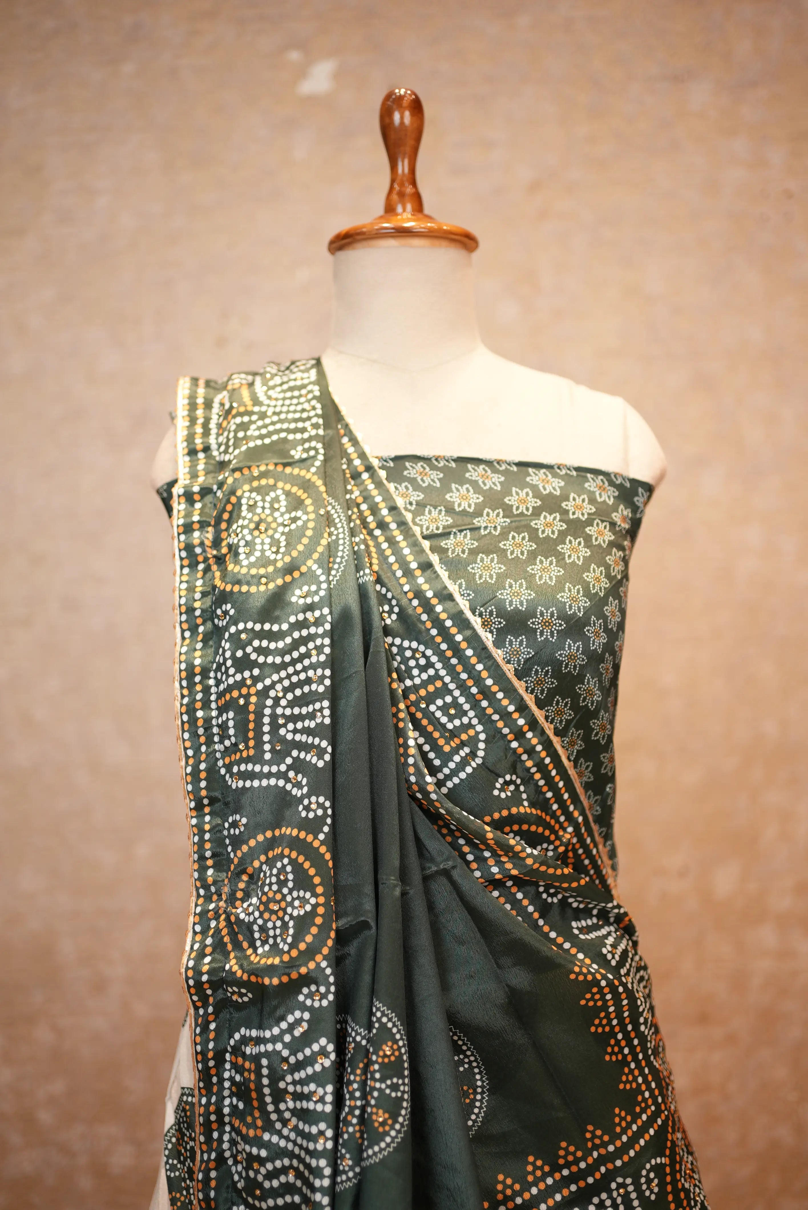 Elegant Bandhani Print Lehenga Set with Dupatta