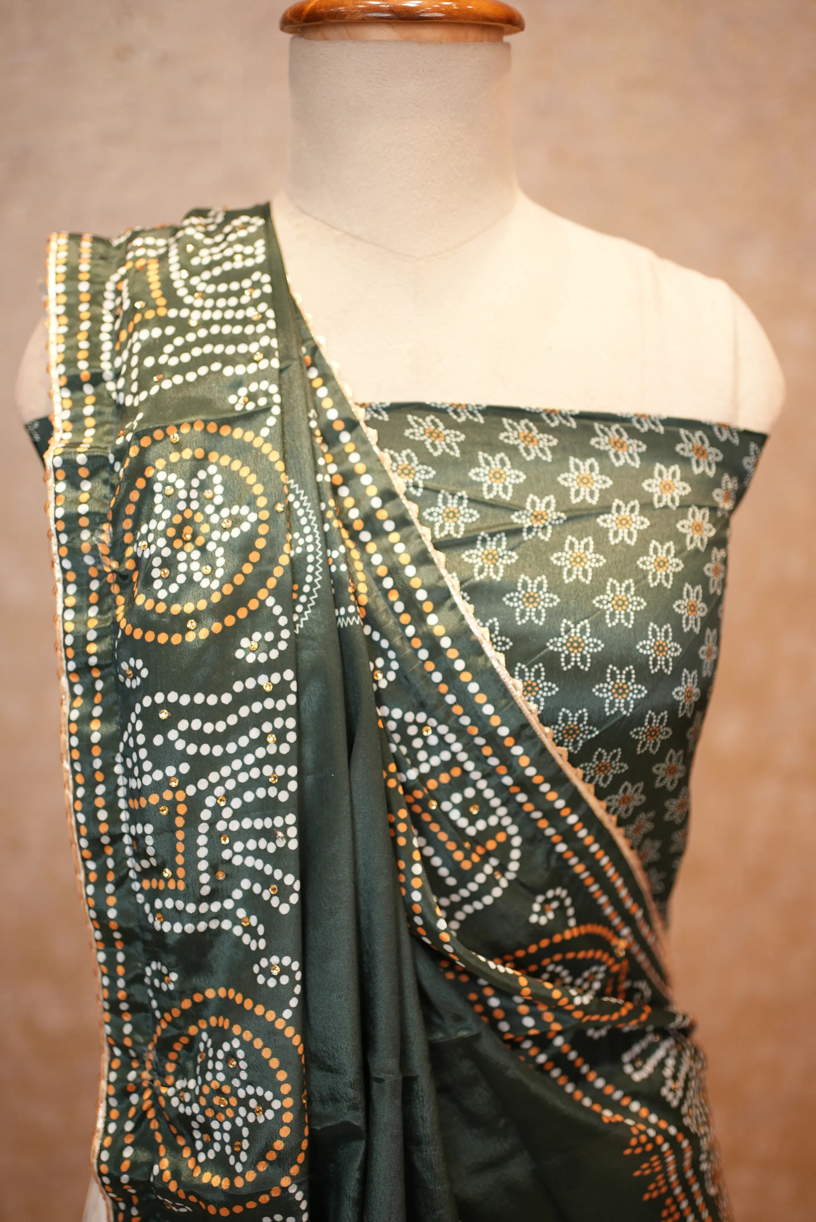 Elegant Bandhani Print Lehenga Set with Dupatta