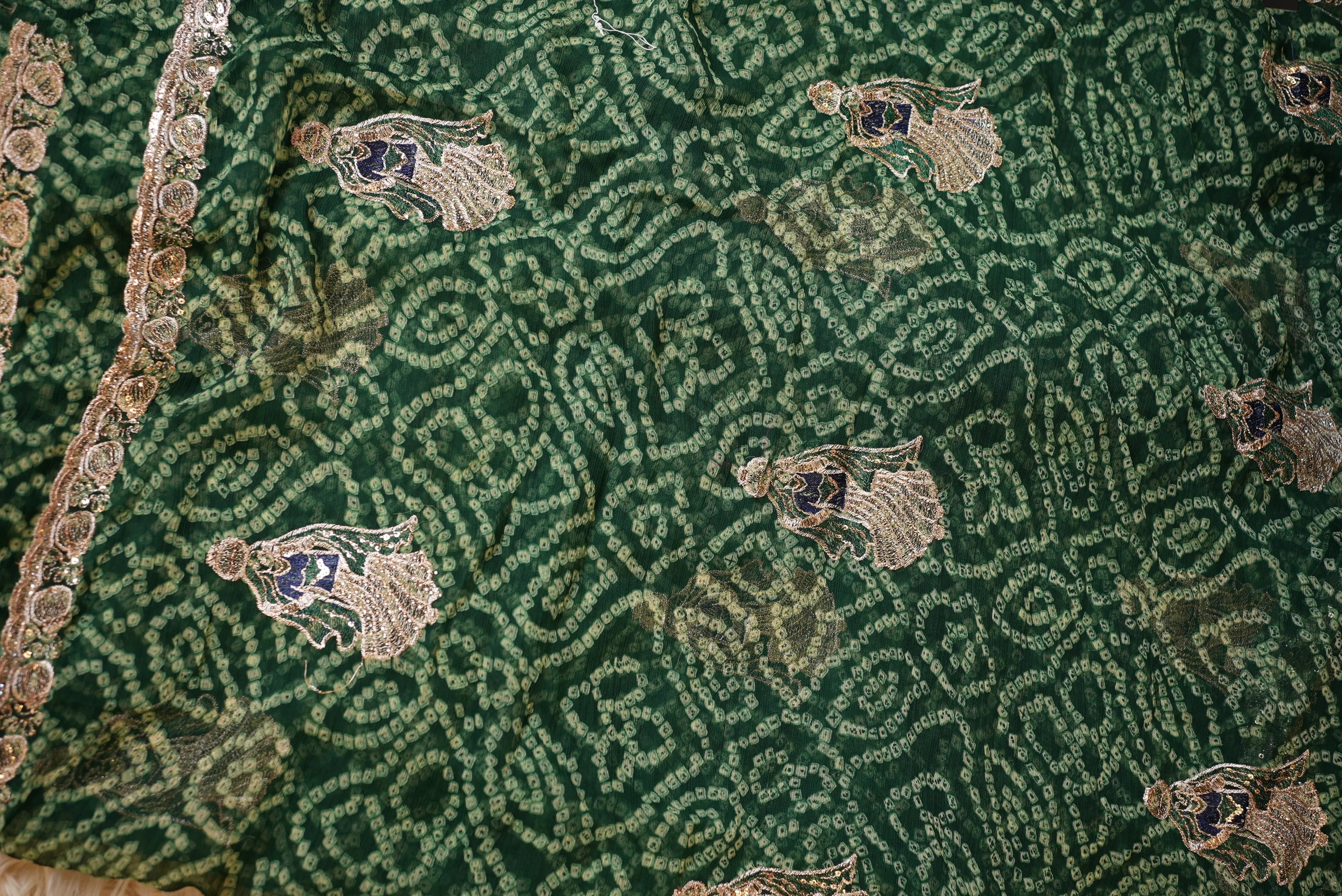 Traditional Bandhani Saree with Panihari Pattern (With Blouse)