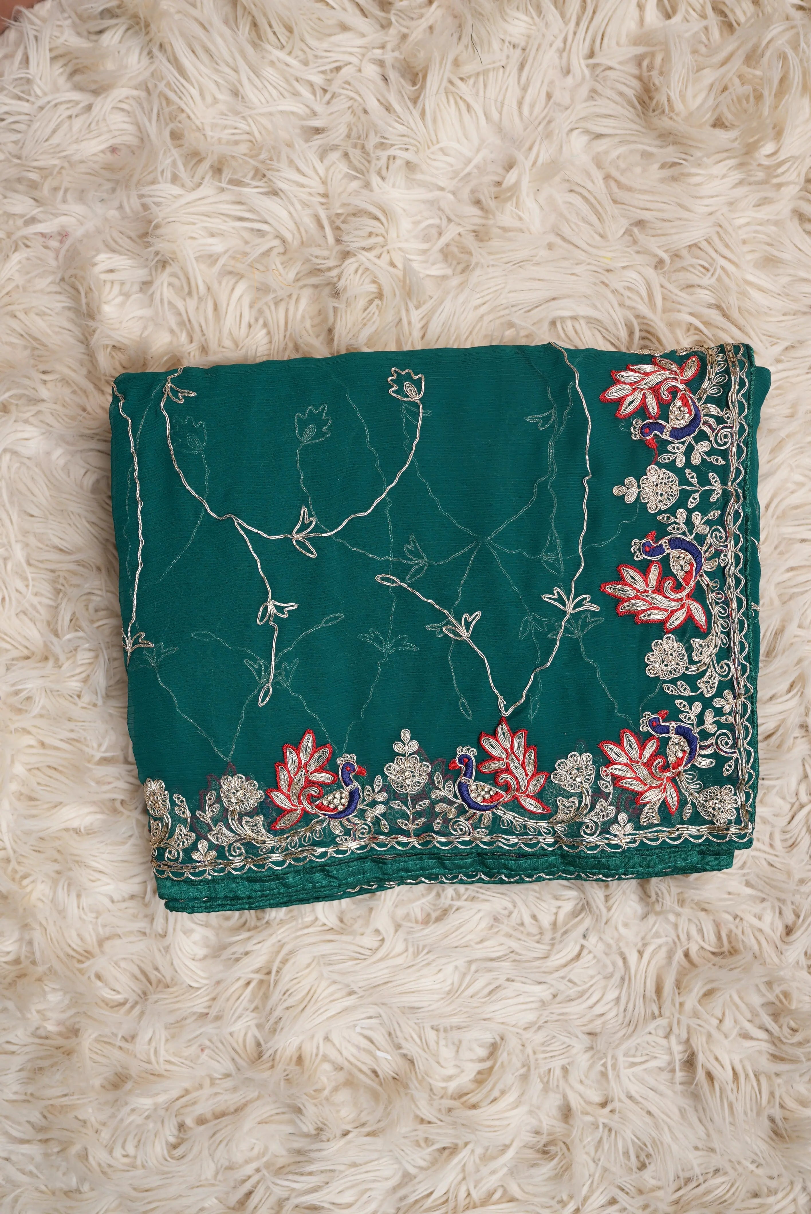 Gangore Special Saree On Georgette Fabric With Peacock Pattern And Jaal Work (With Blouse)