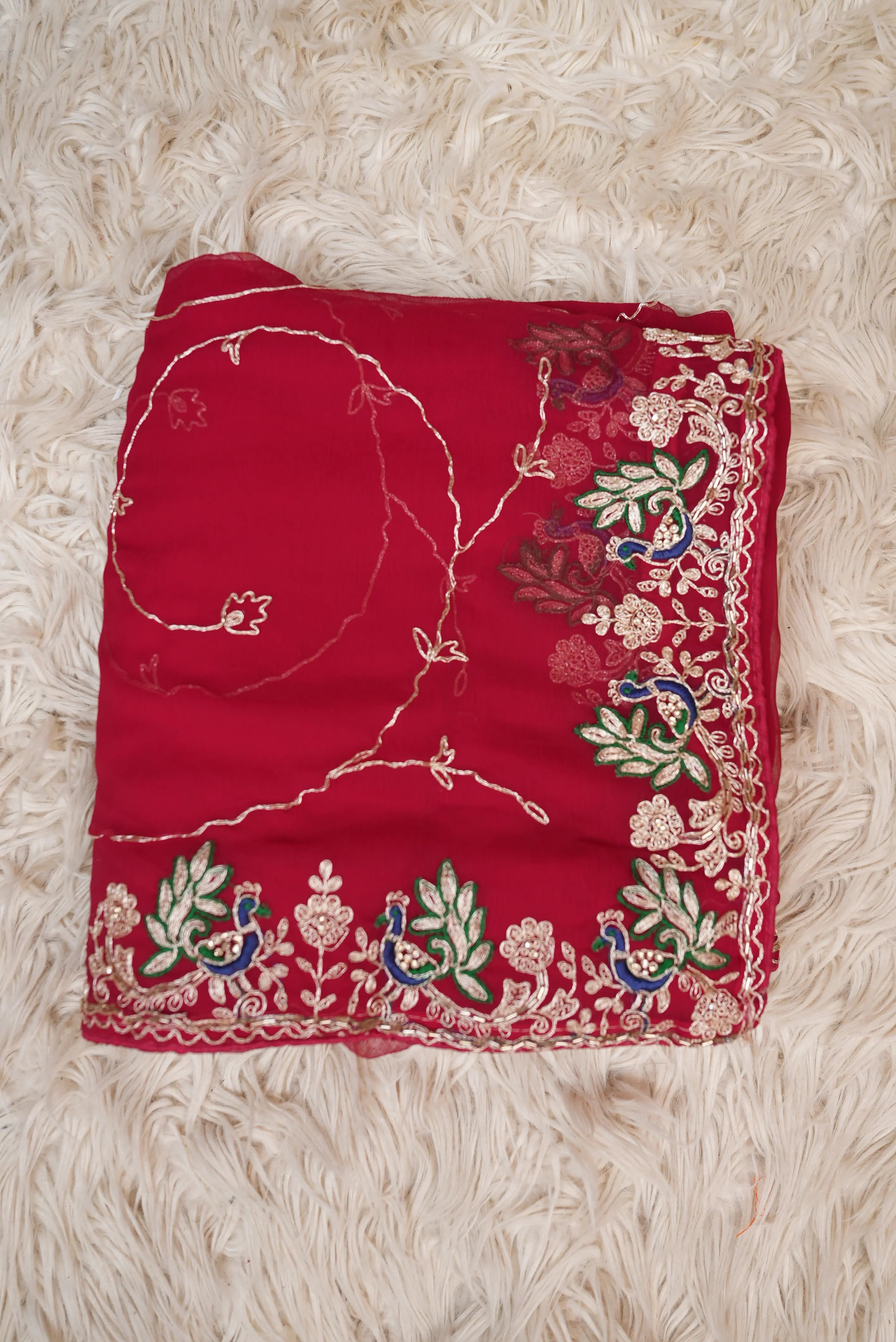Gangore Special Saree On Georgette Fabric With Peacock Pattern And Jaal Work (With Blouse)