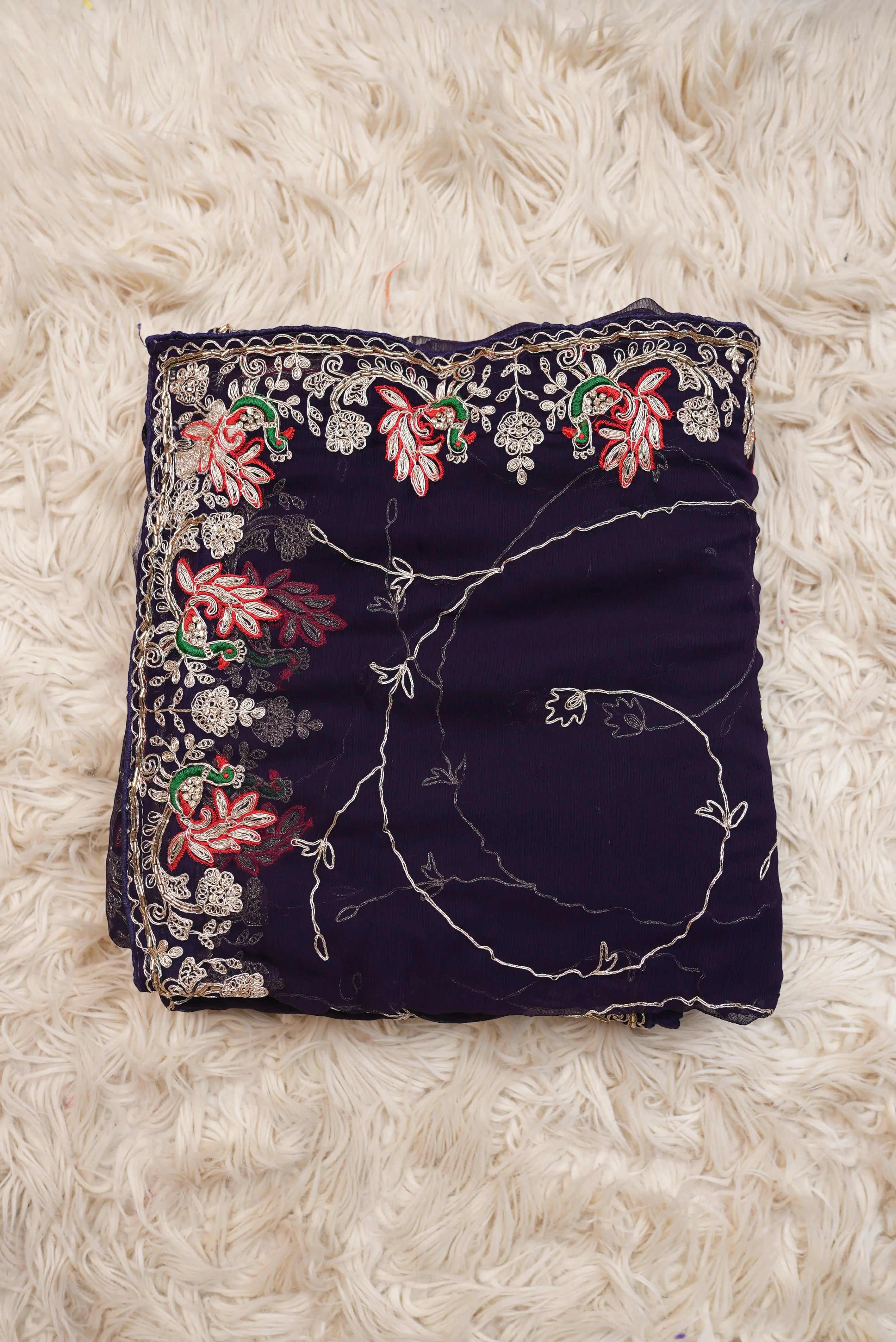 Gangore Special Saree On Georgette Fabric With Peacock Pattern And Jaal Work (With Blouse)