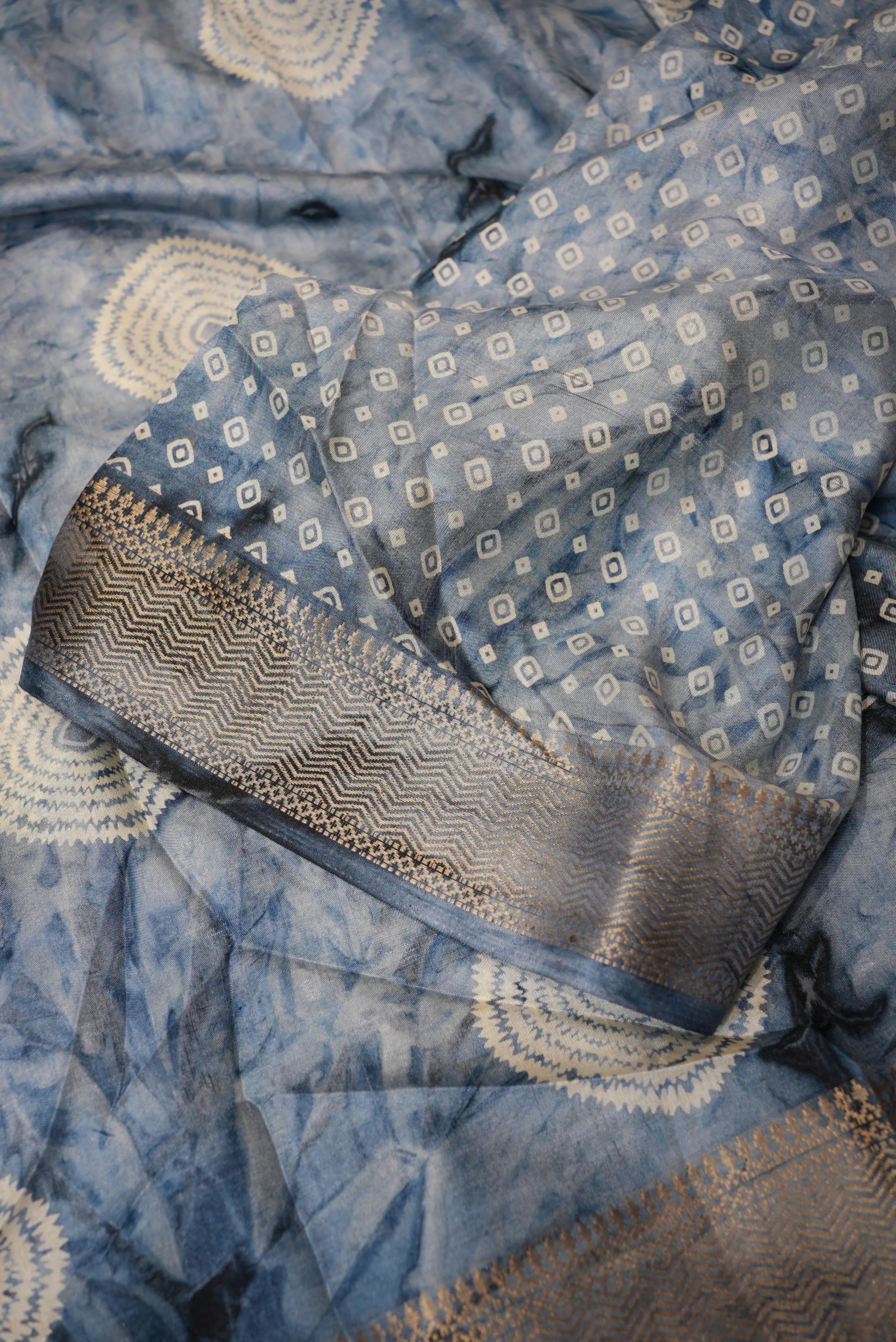 Shibori Print Saree with Laddu Bandhej & Zari Border (With Blouse)