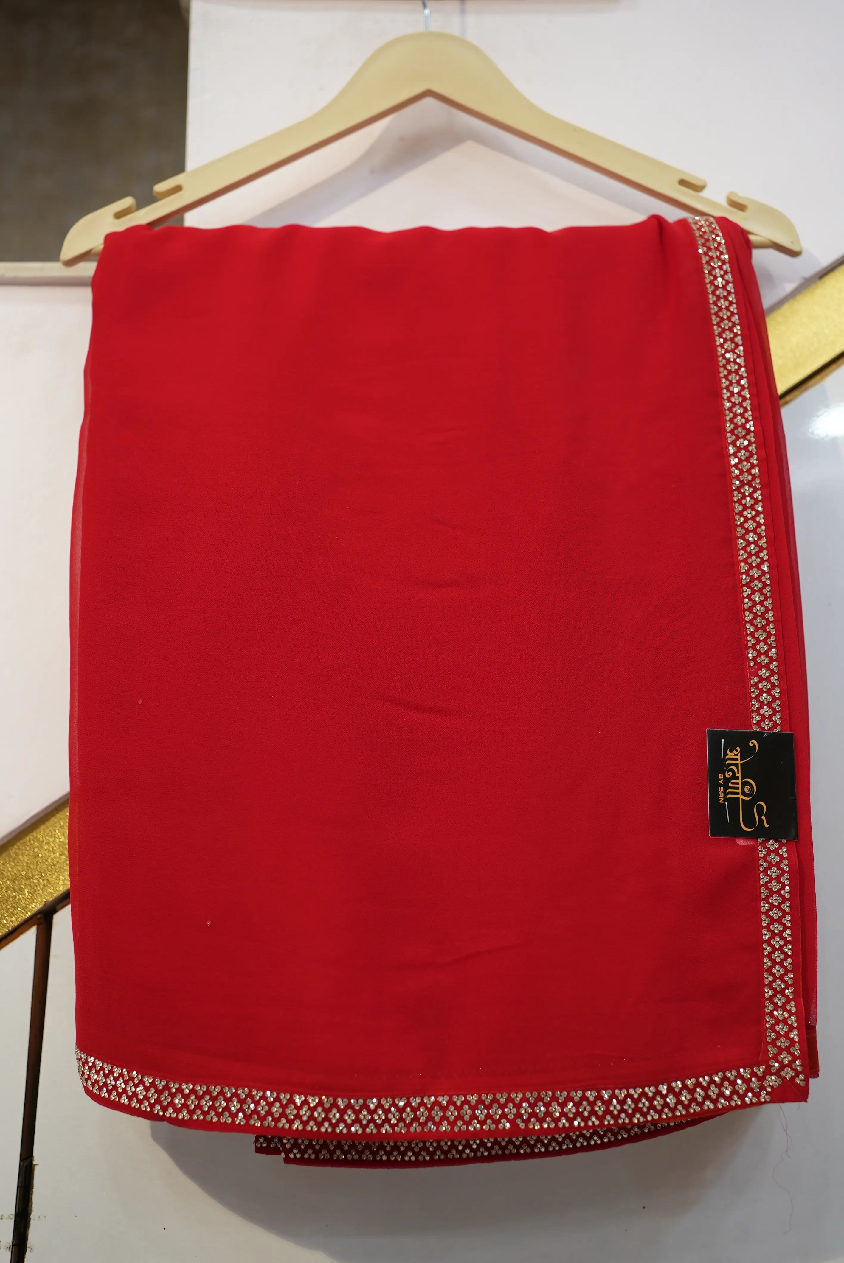 Elegant Georgette Saree with Zarkan Border & Stylish Belt (With Blouse)