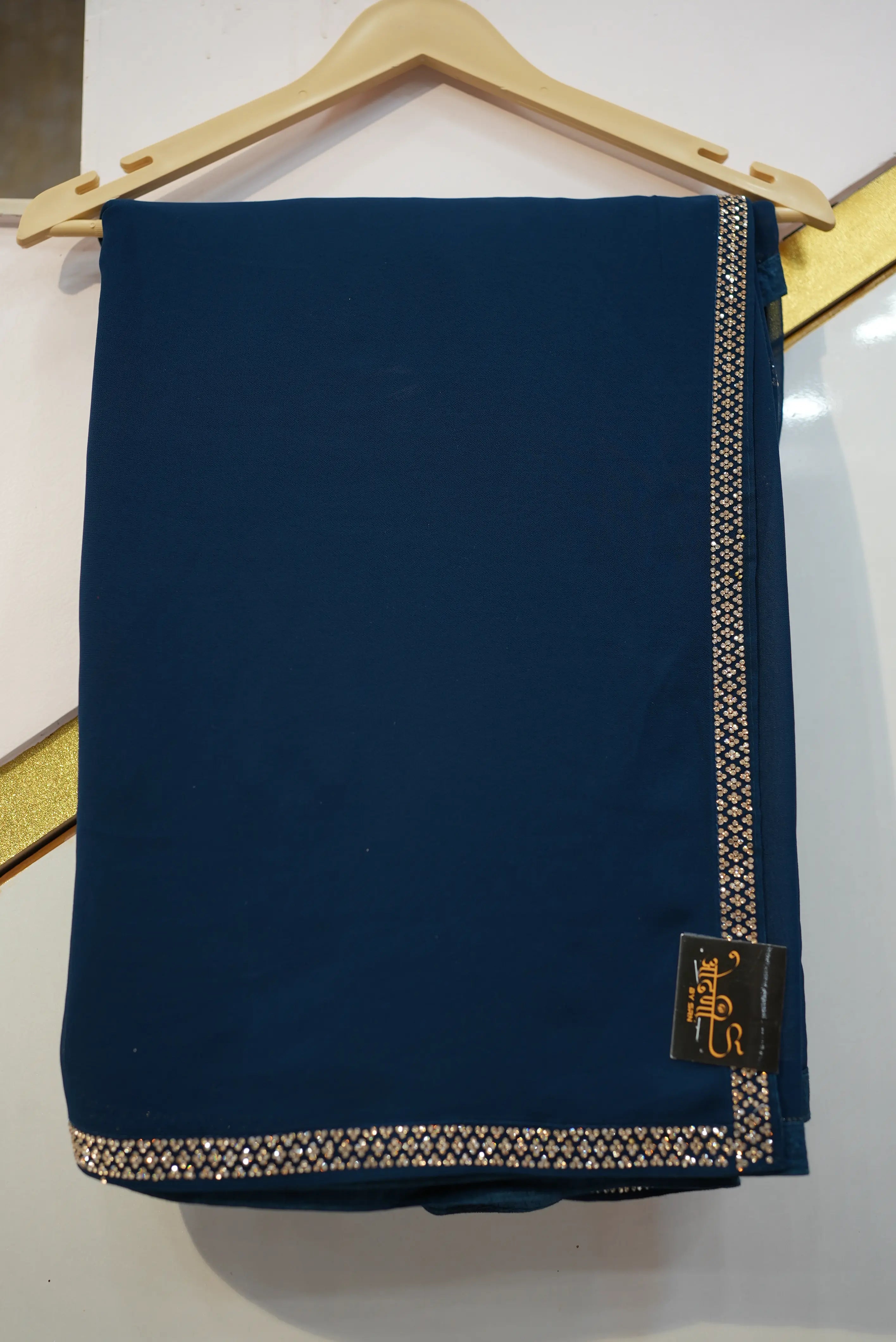 Elegant Georgette Saree with Zarkan Border & Stylish Belt (With Blouse)