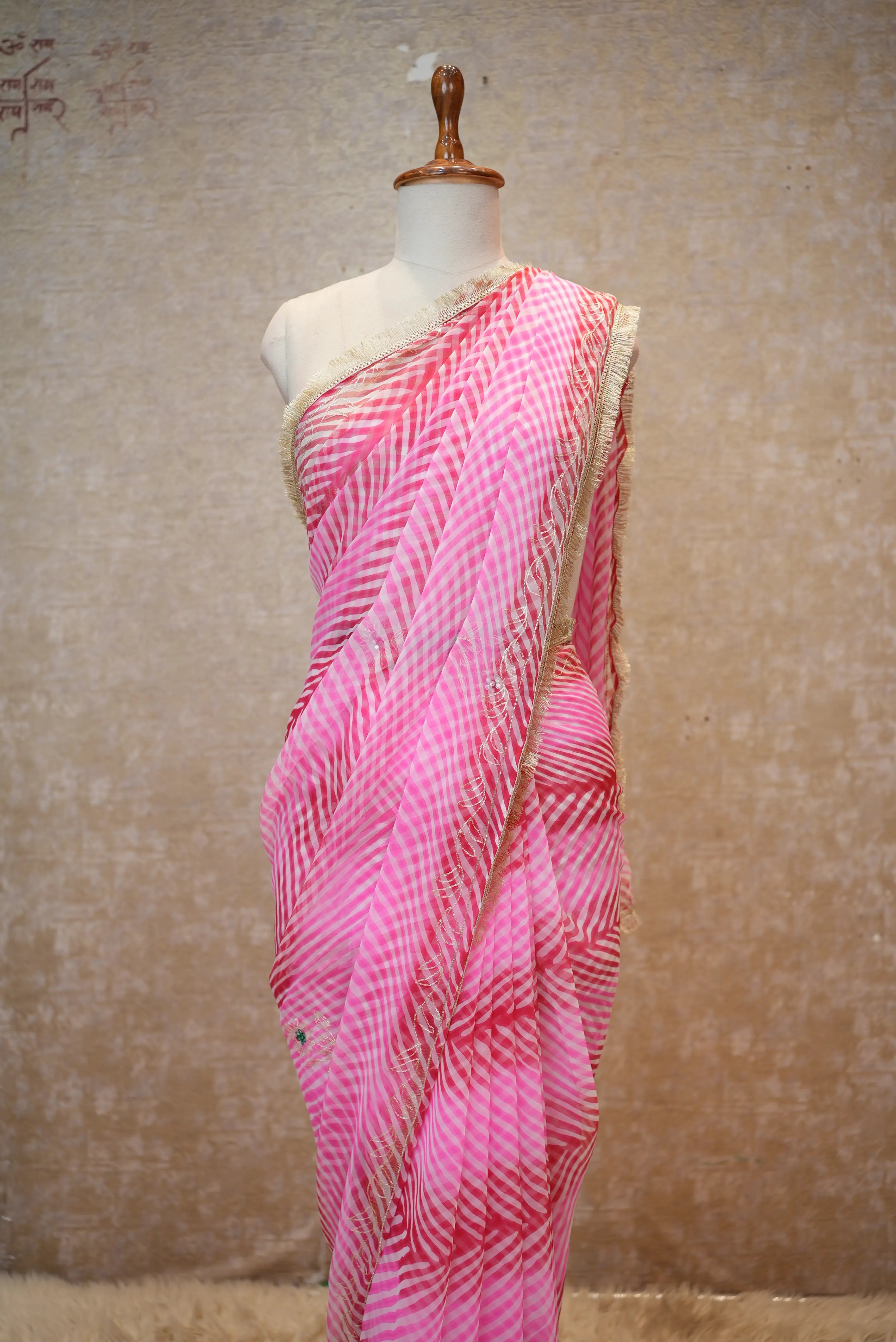 Lahriya Saree With Vintage Work And Buti Pattern (With Blouse)