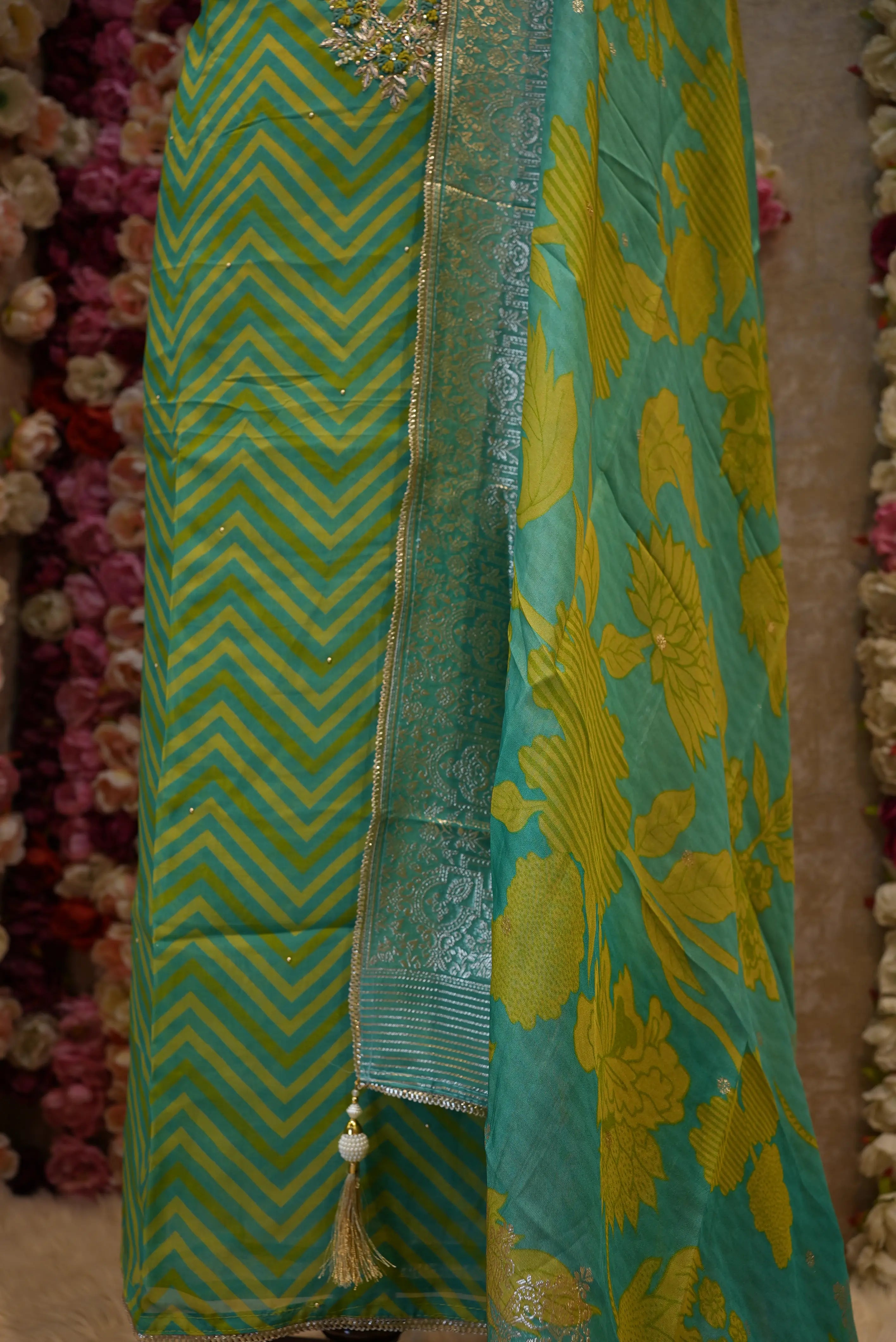 PURE CHANDERI FABRIC LEHERIYA 3-PIECE EMBROIDERY HANDWORK SUIT (UNSTITCHED)