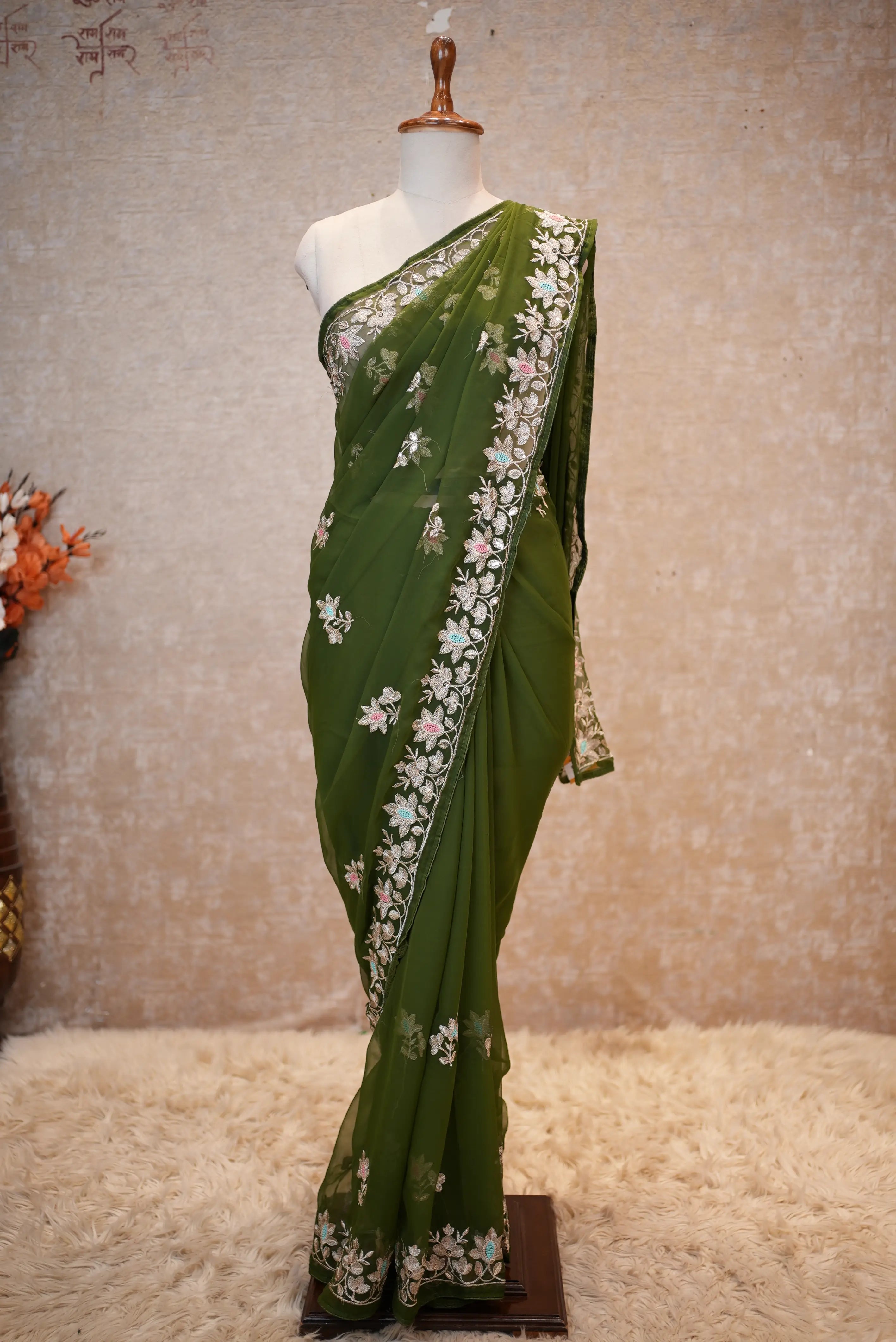 Georgette Fabric Saree With Aari Resham & Sequence Work (With Blouse)