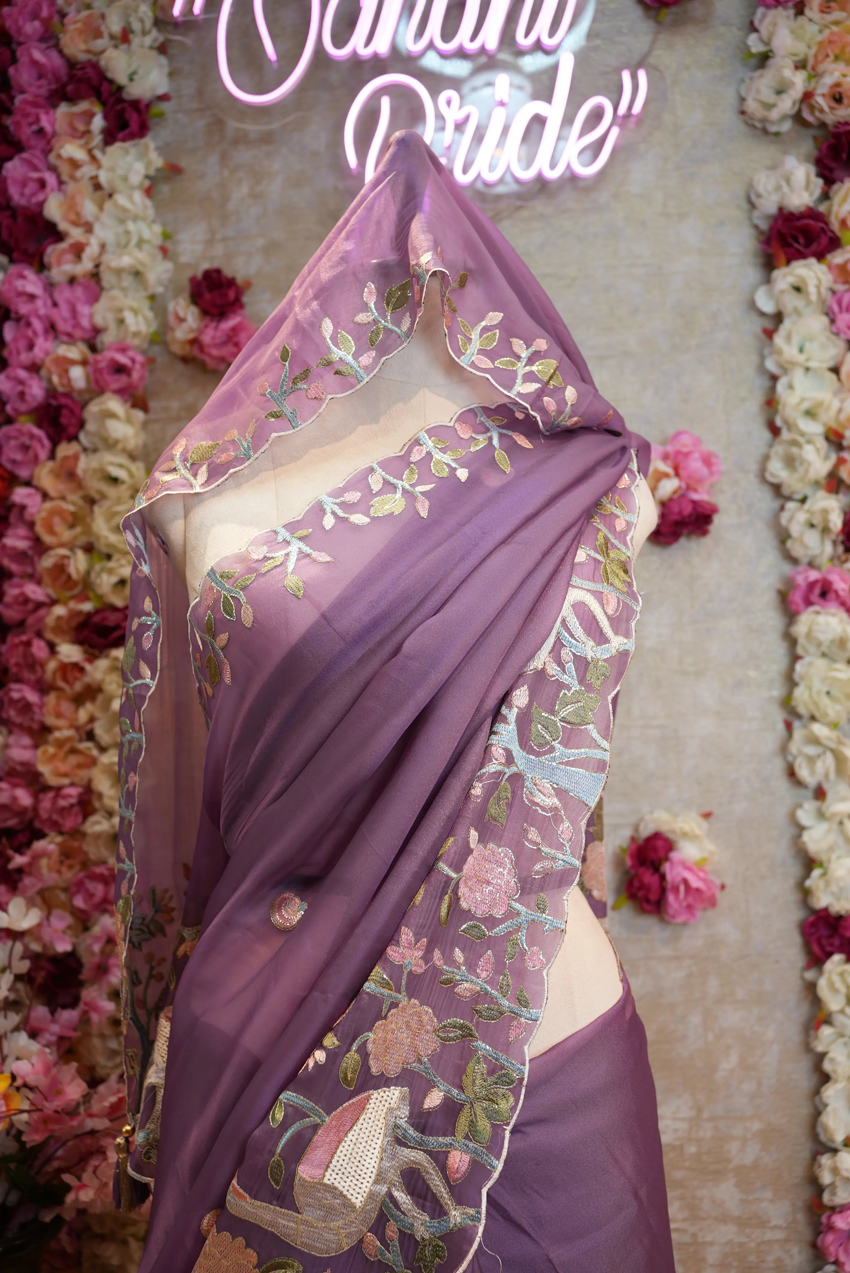 Thread Work Saree with Figure Pattern, Sawan Design & Heavy Border (With Blouse)