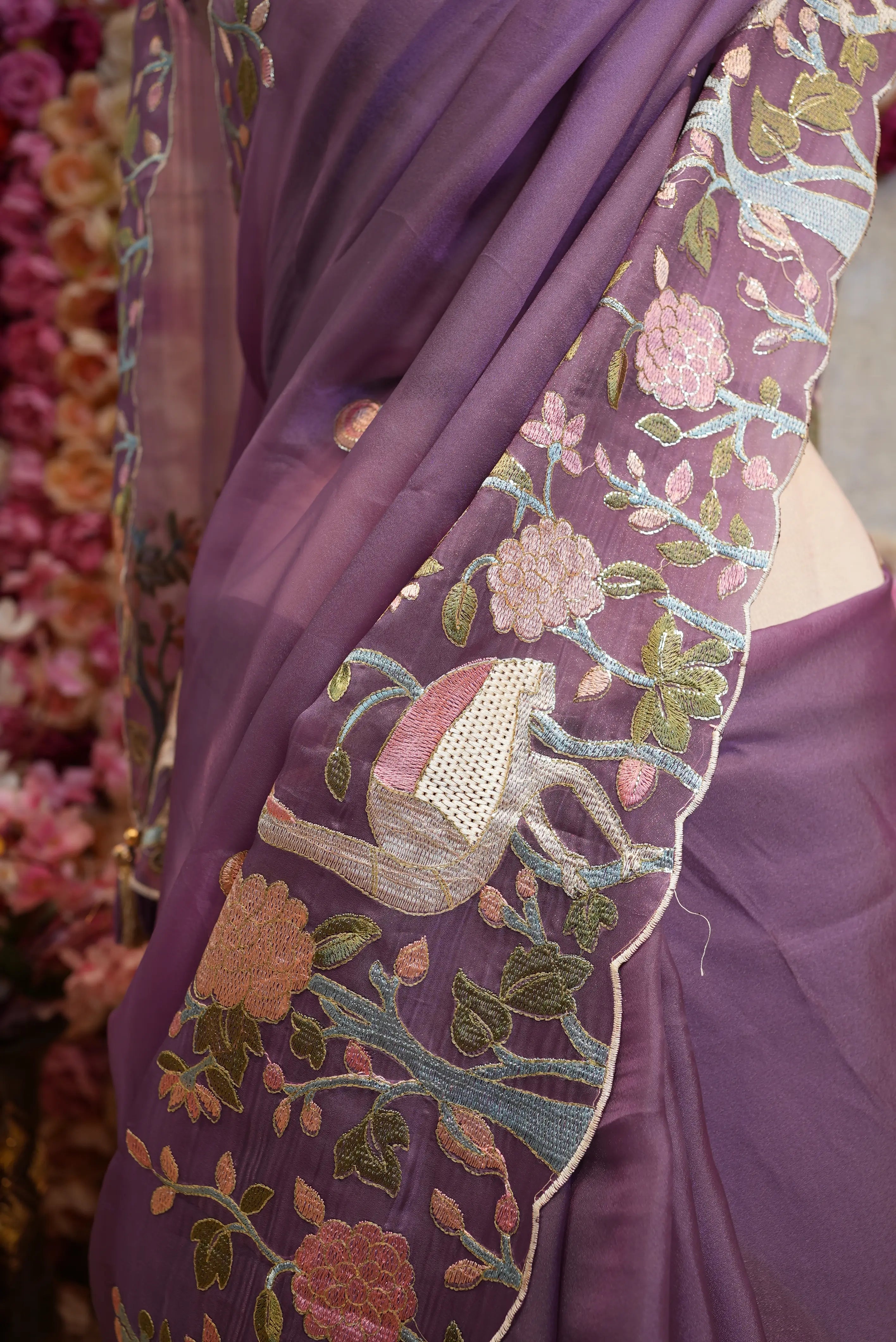 Thread Work Saree with Figure Pattern, Sawan Design & Heavy Border (With Blouse)