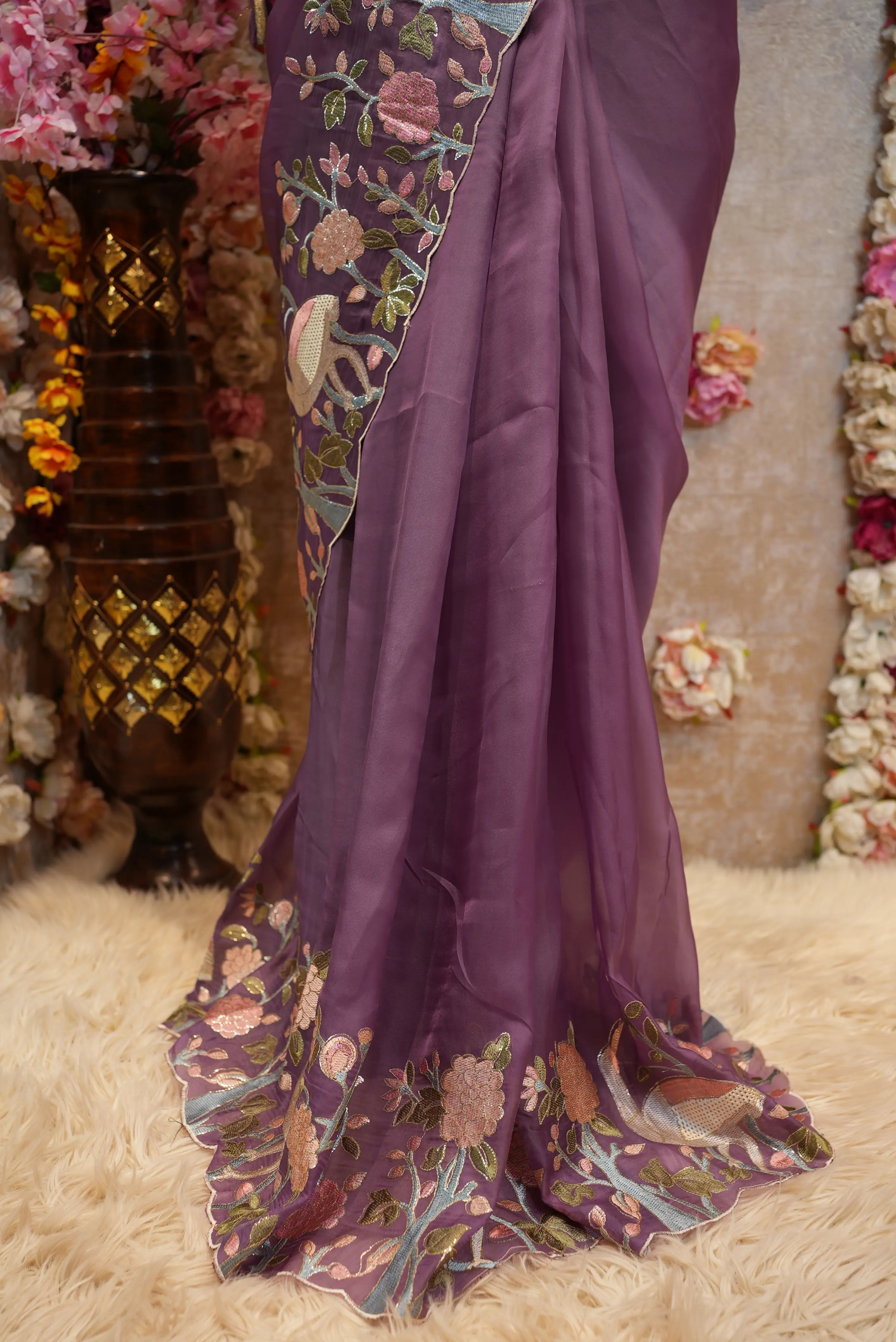 Thread Work Saree with Figure Pattern, Sawan Design & Heavy Border (With Blouse)