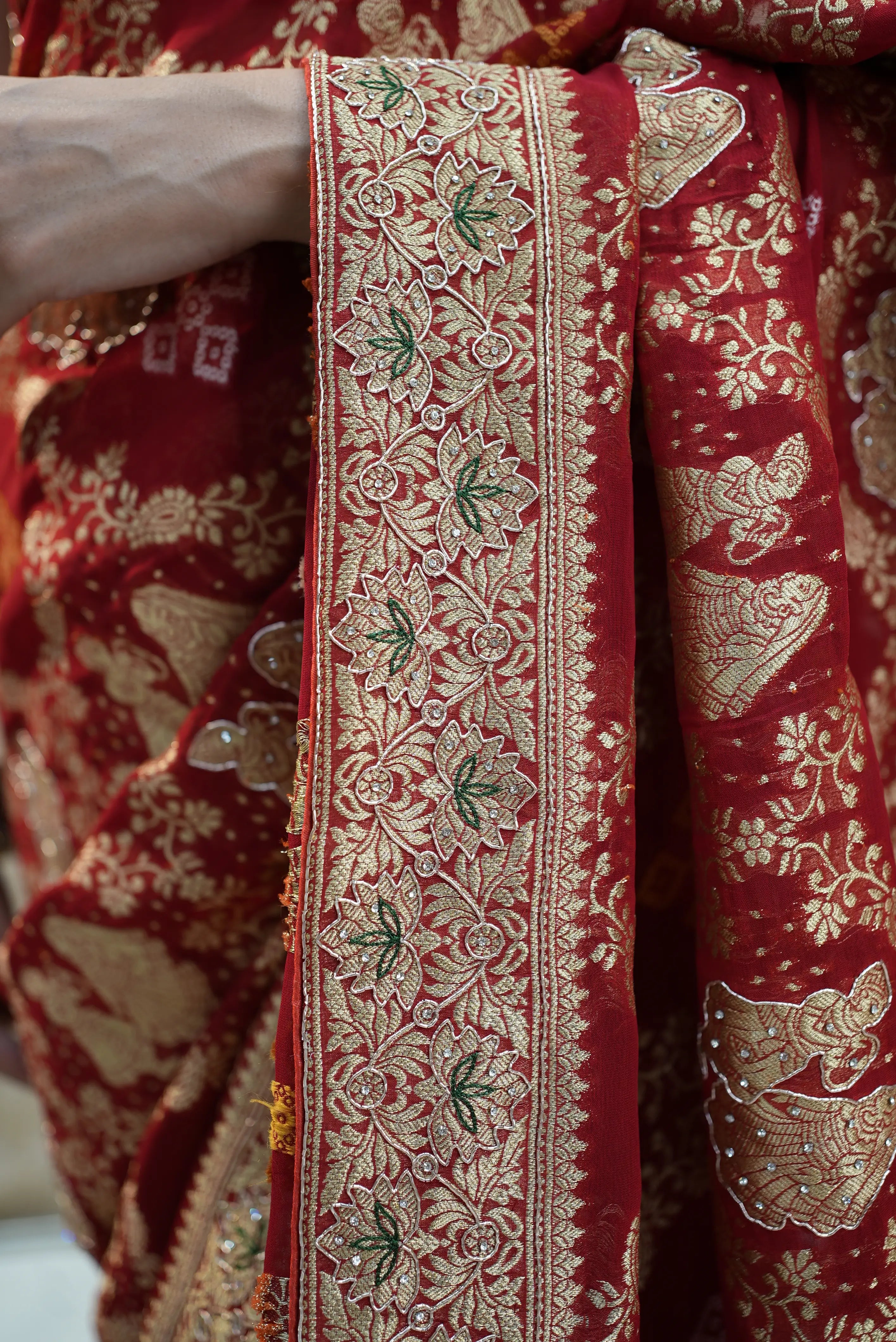 Bandhani Darbari Saree with Traditional Royal Figure Zari Weaving & Designer Border