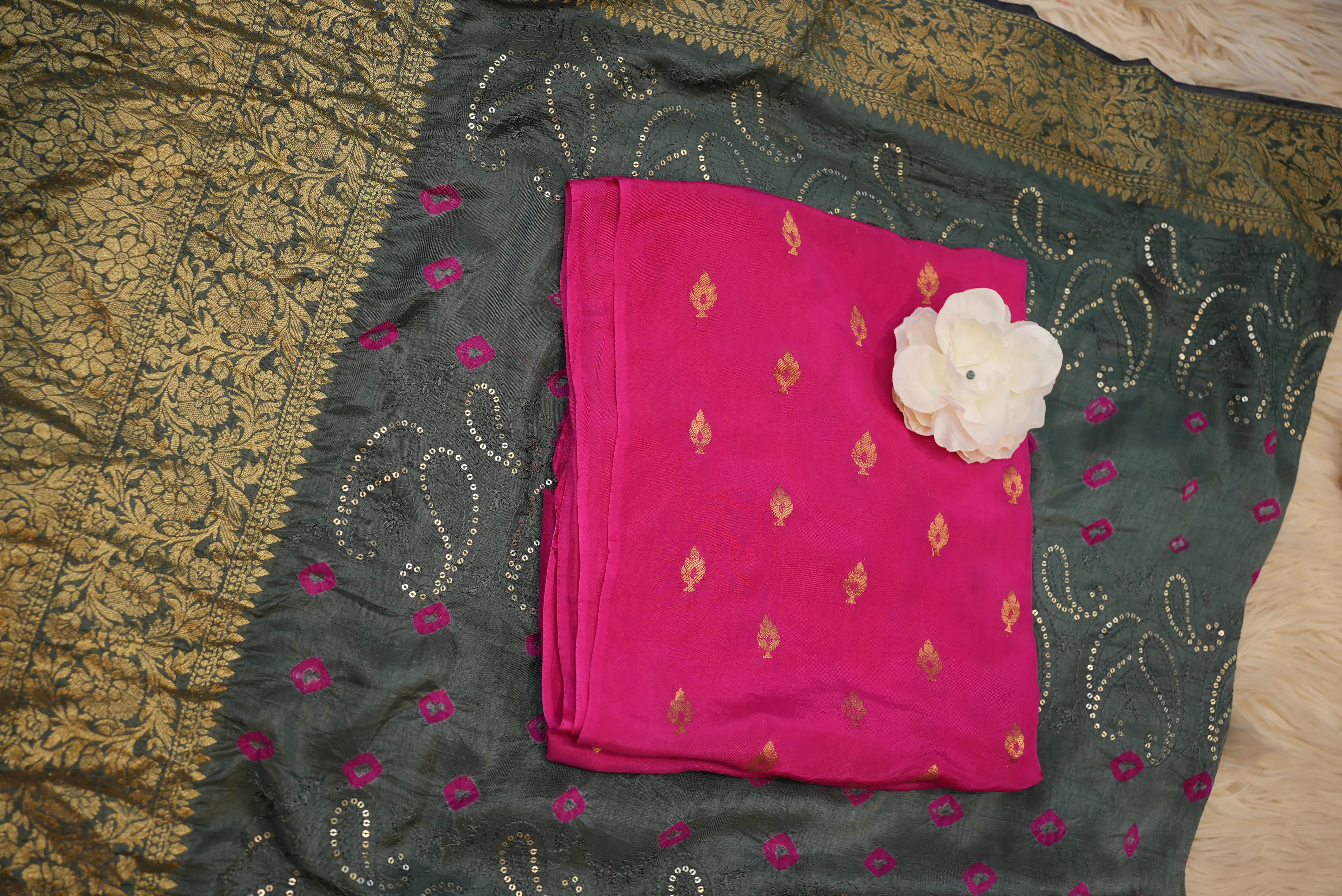 Designer Bandhani Saree with Sequence, Embroidery & Zari Border (With Blouse)