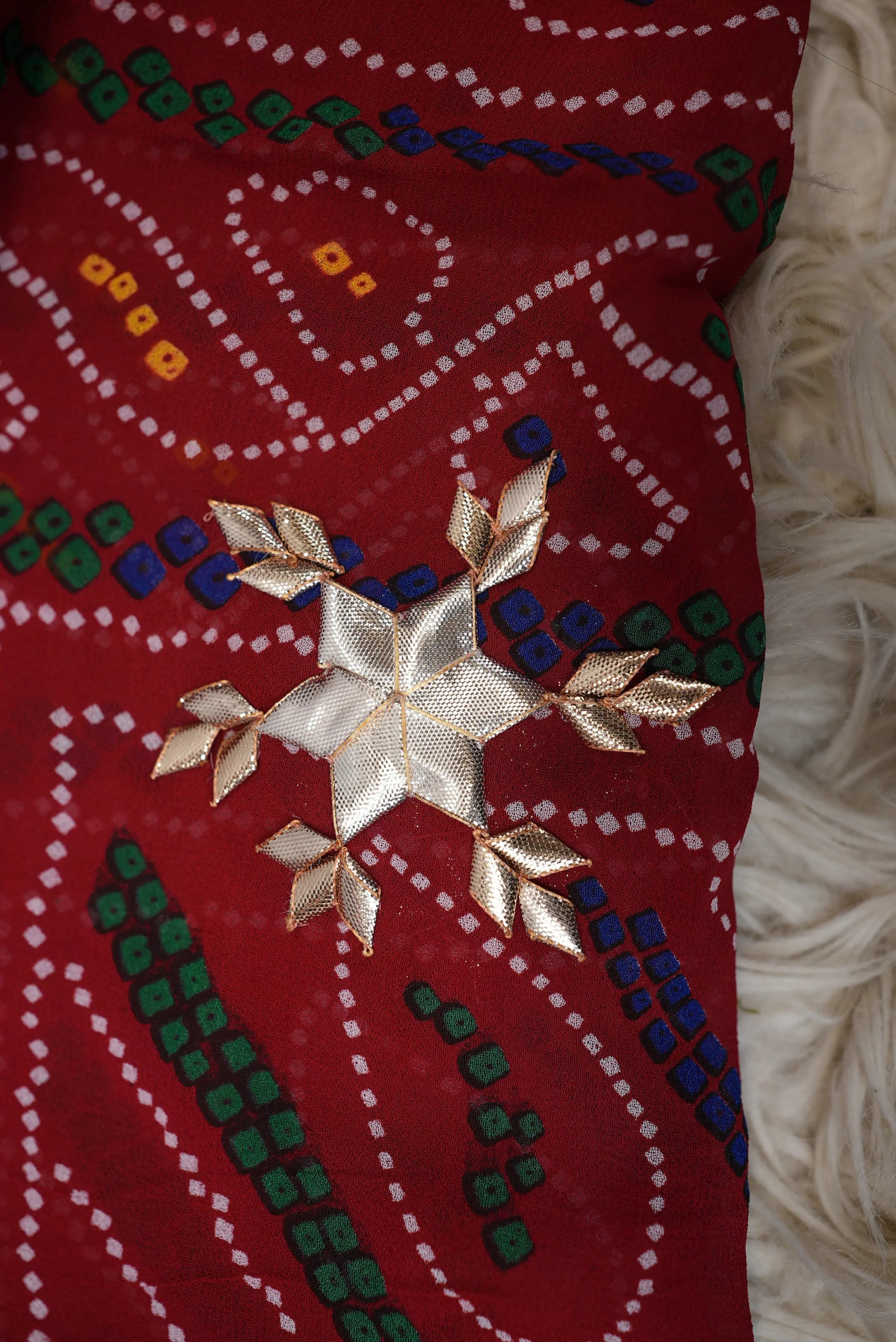 Traditional Chunri With Kacchi Gota Patti Handwork (Double Paat)