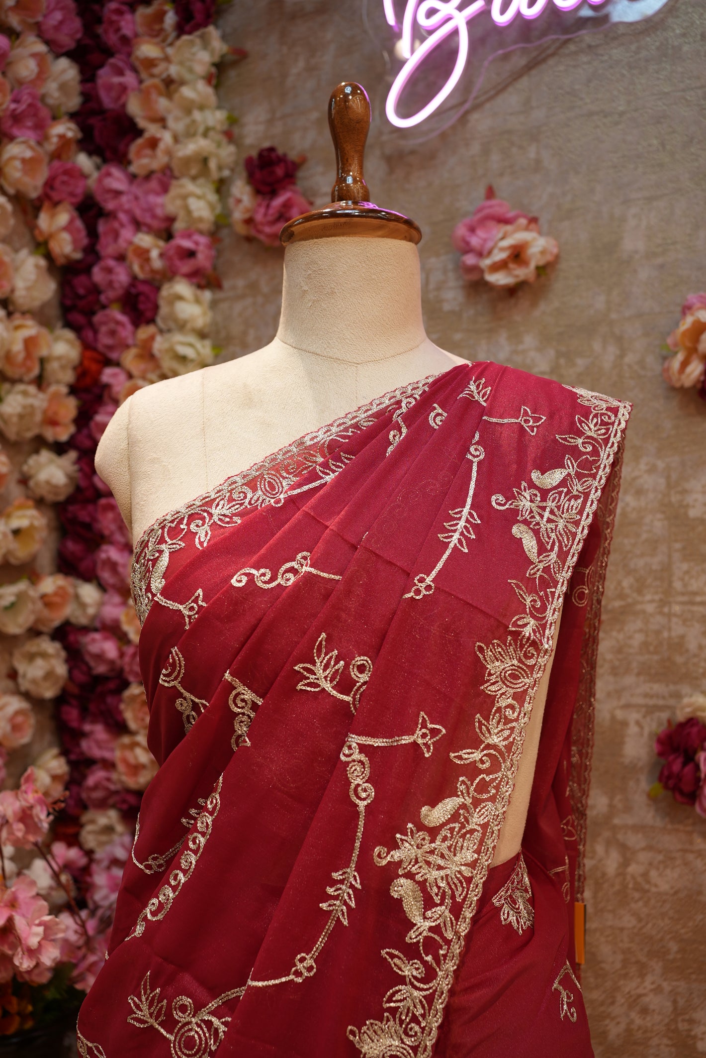 VINTAGE WORK HEAVY LOOKING SAREE WITH RUNING BLOUSE  ##SR499