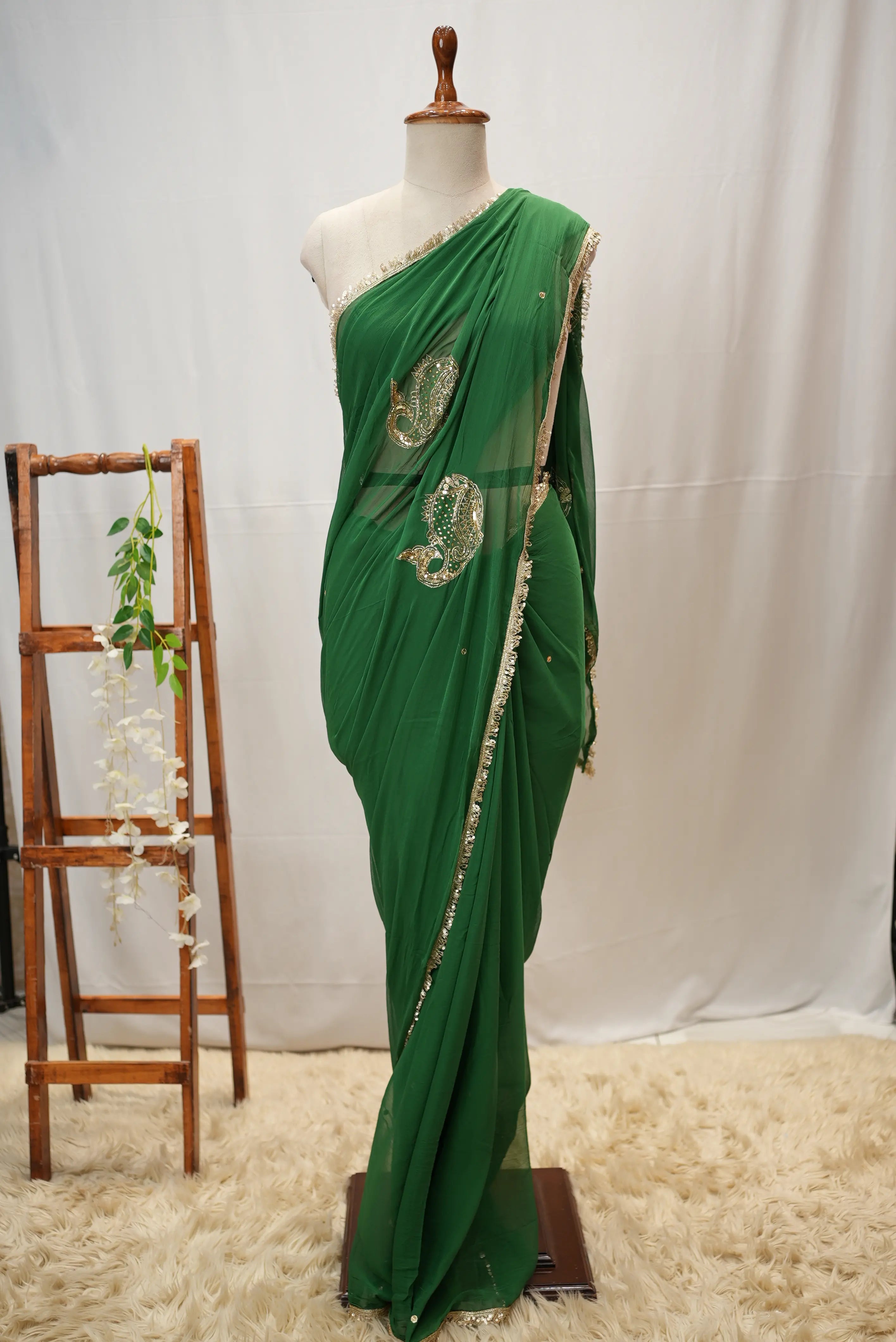 Chamunda Chiffon Saree With Vintage Work Butta (With Blouse)