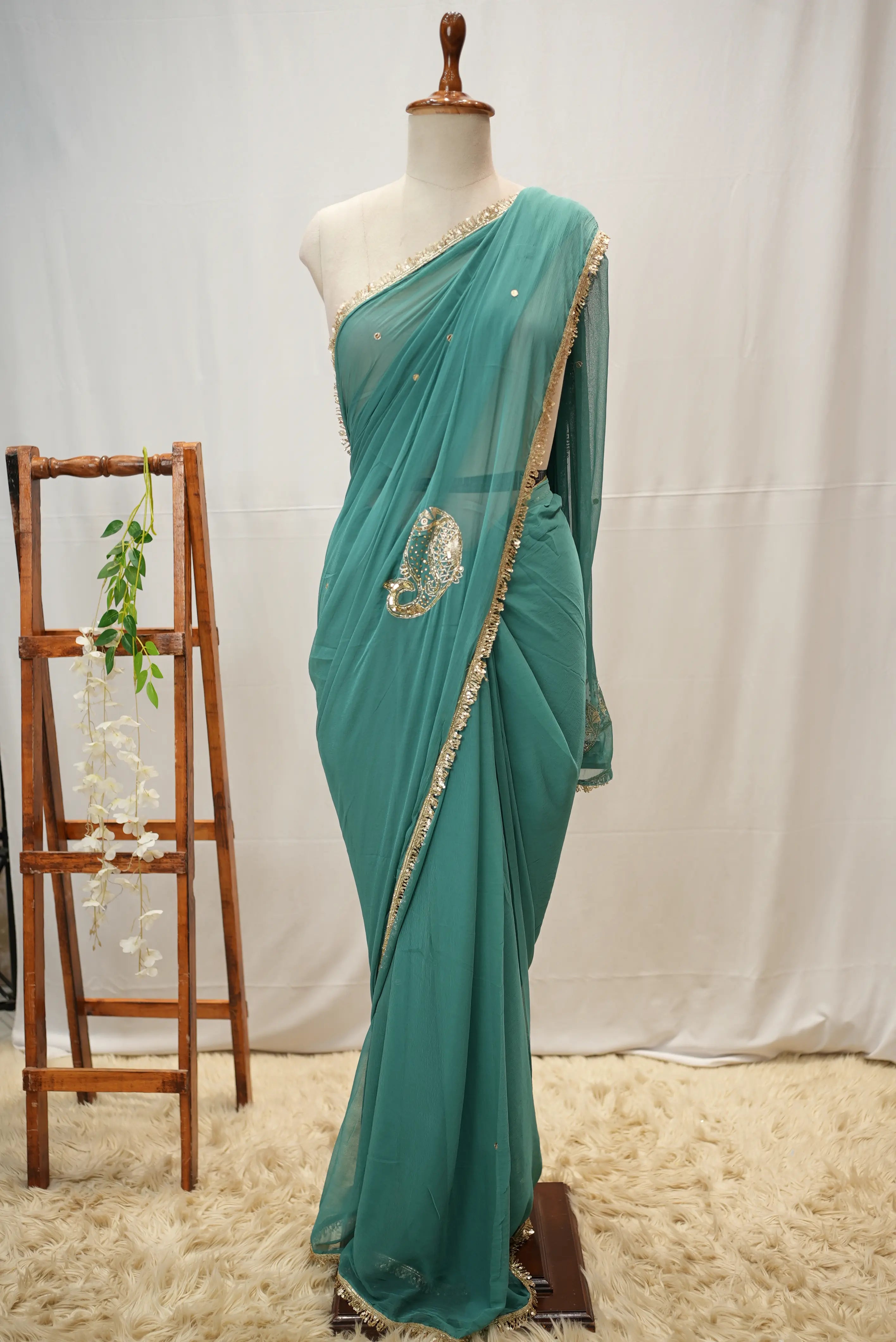 Chamunda Chiffon Saree With Vintage Work Butta (With Blouse)