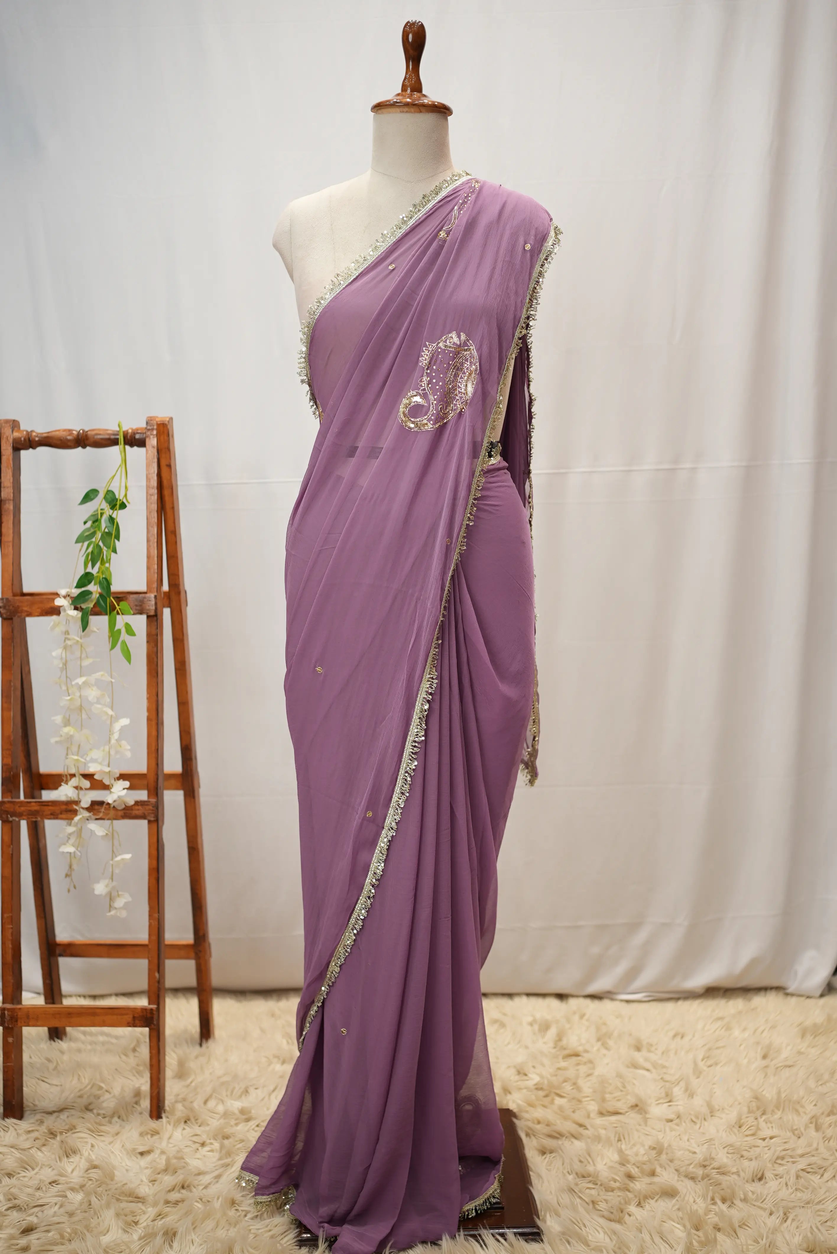 Chamunda Chiffon Saree With Vintage Work Butta (With Blouse)