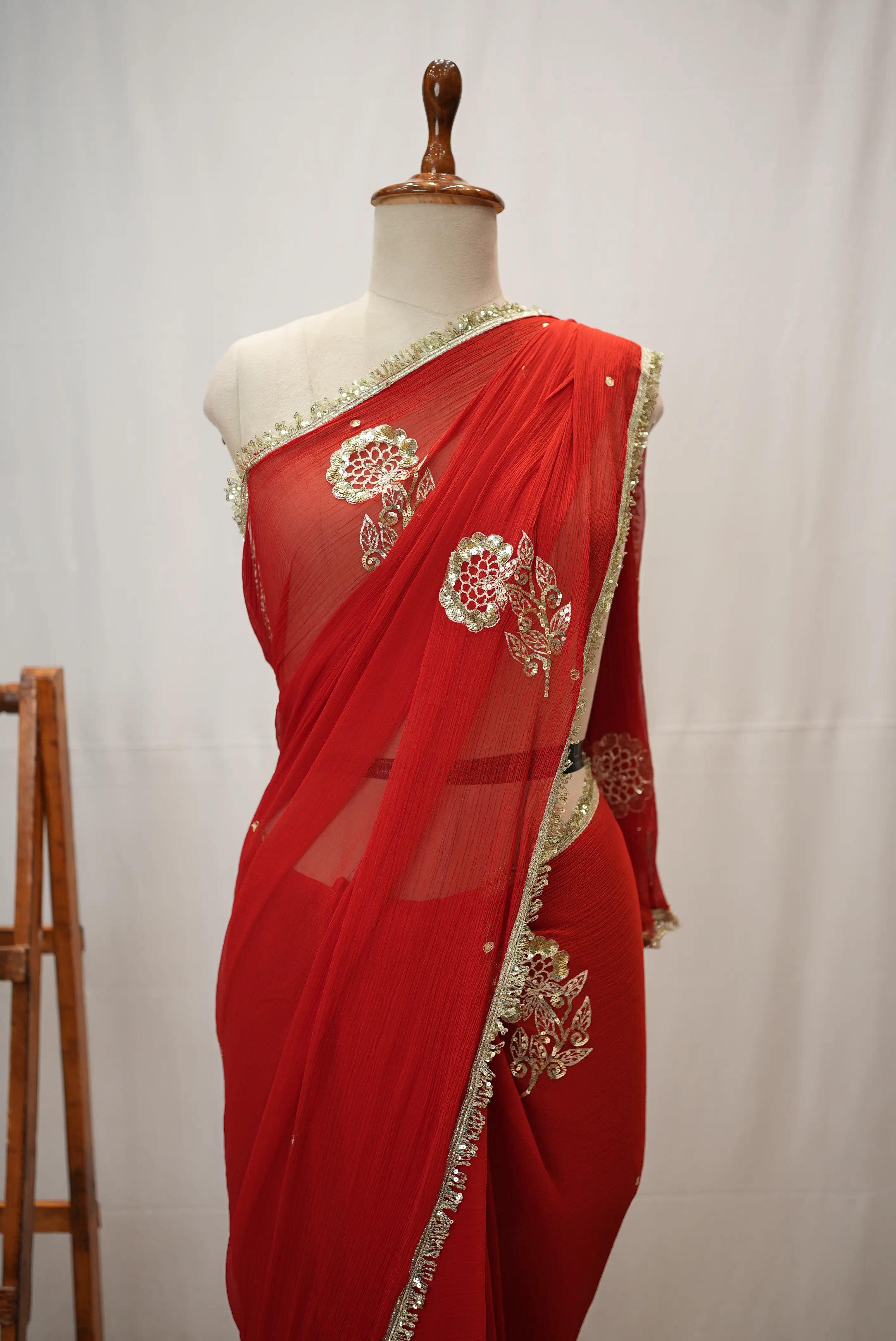 Chamunda Chiffon Saree With Vintage Work Butta (With Blouse)